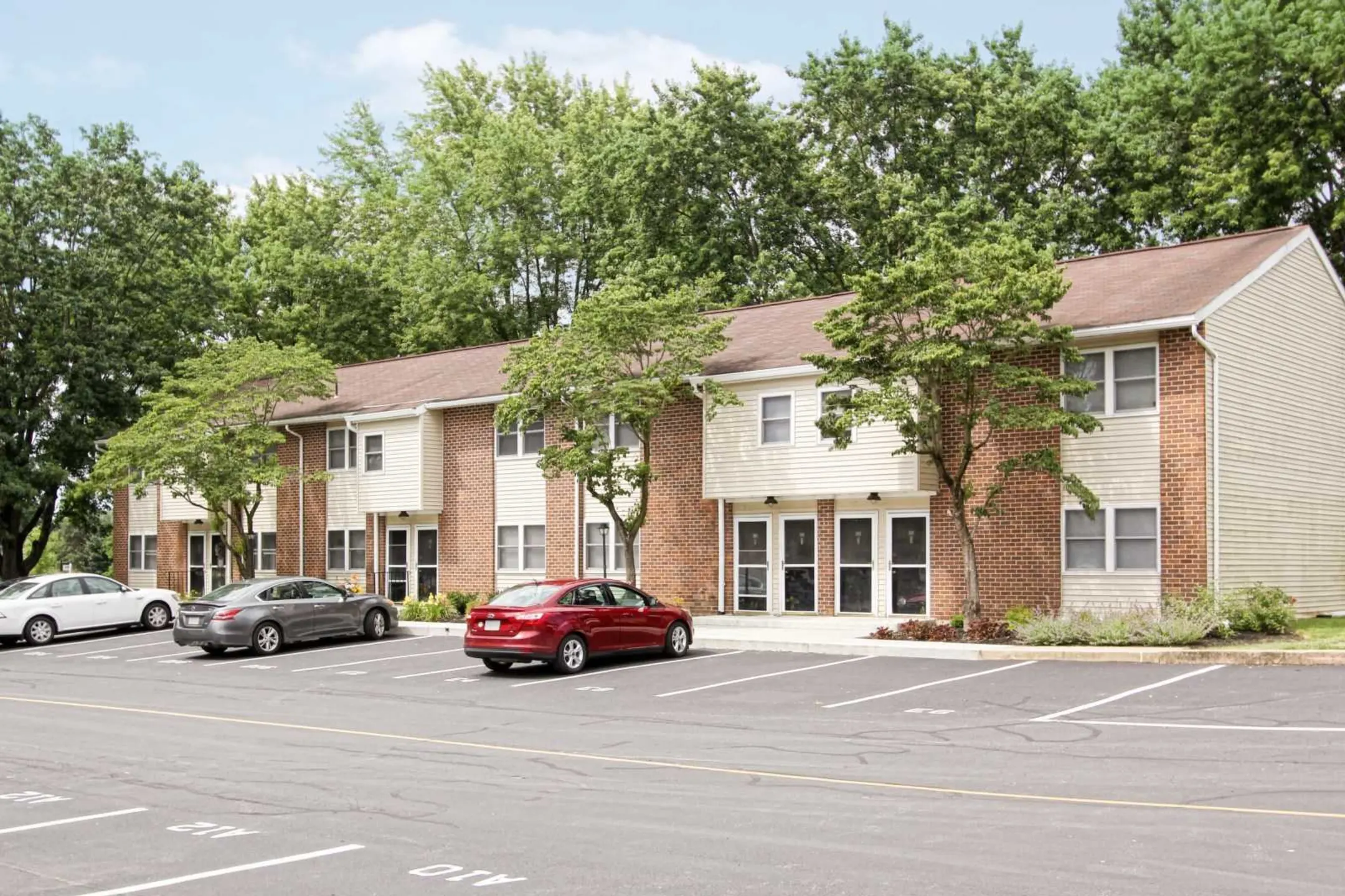 The Summit at Mill Creek Apartments - Lancaster, PA 17602