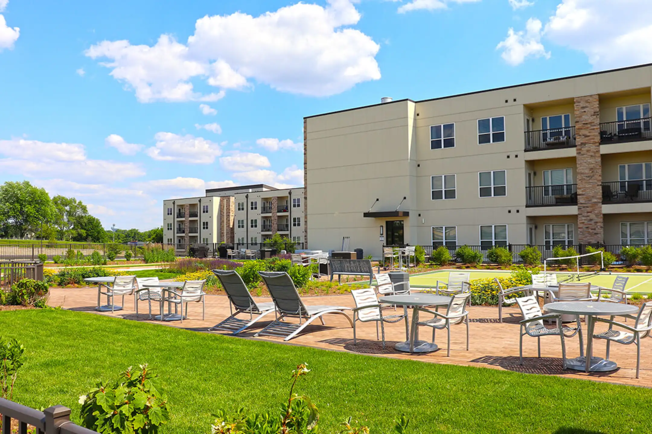 5300 Centre Apartments