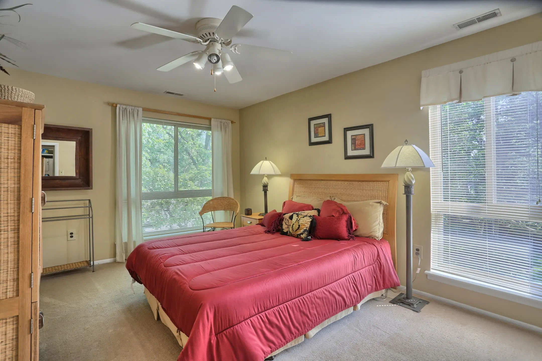 Bedroom - Treeview Apartments - Harrisburg, PA