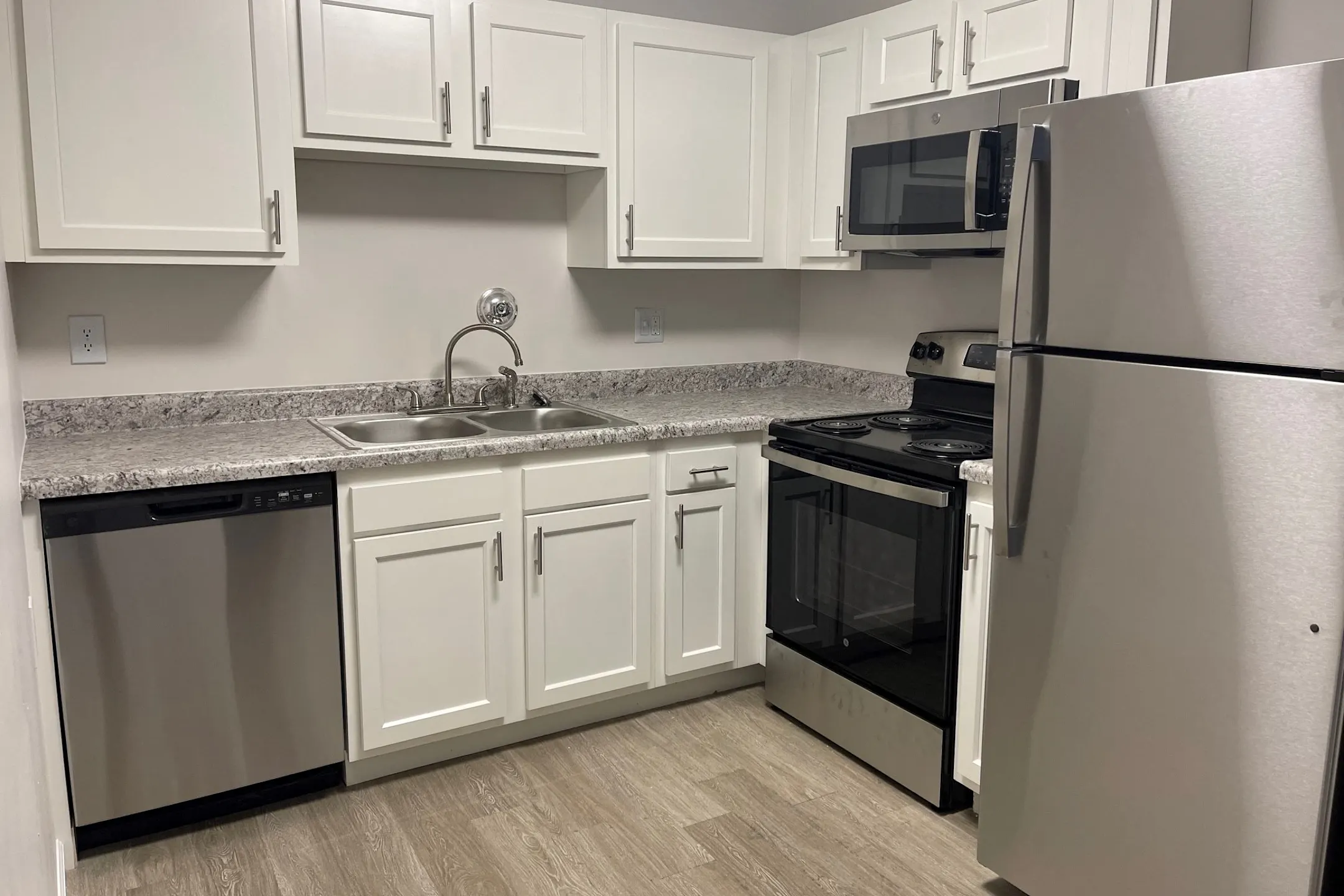 Veronica Place Retirement Community Apartments Florissant, MO 63033