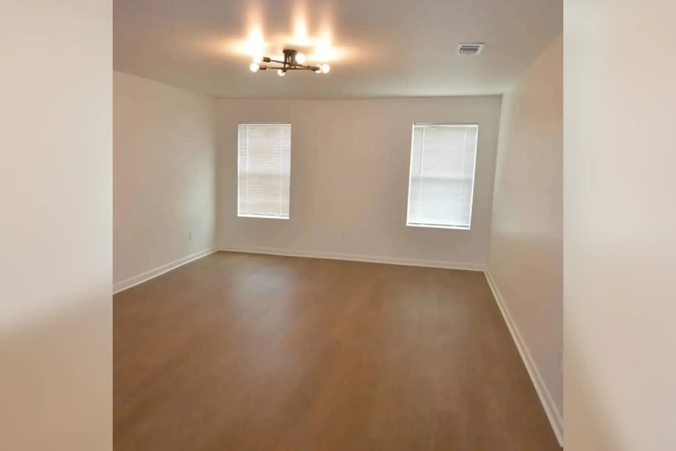 Whitney Manor Apartments Gretna, LA 70056