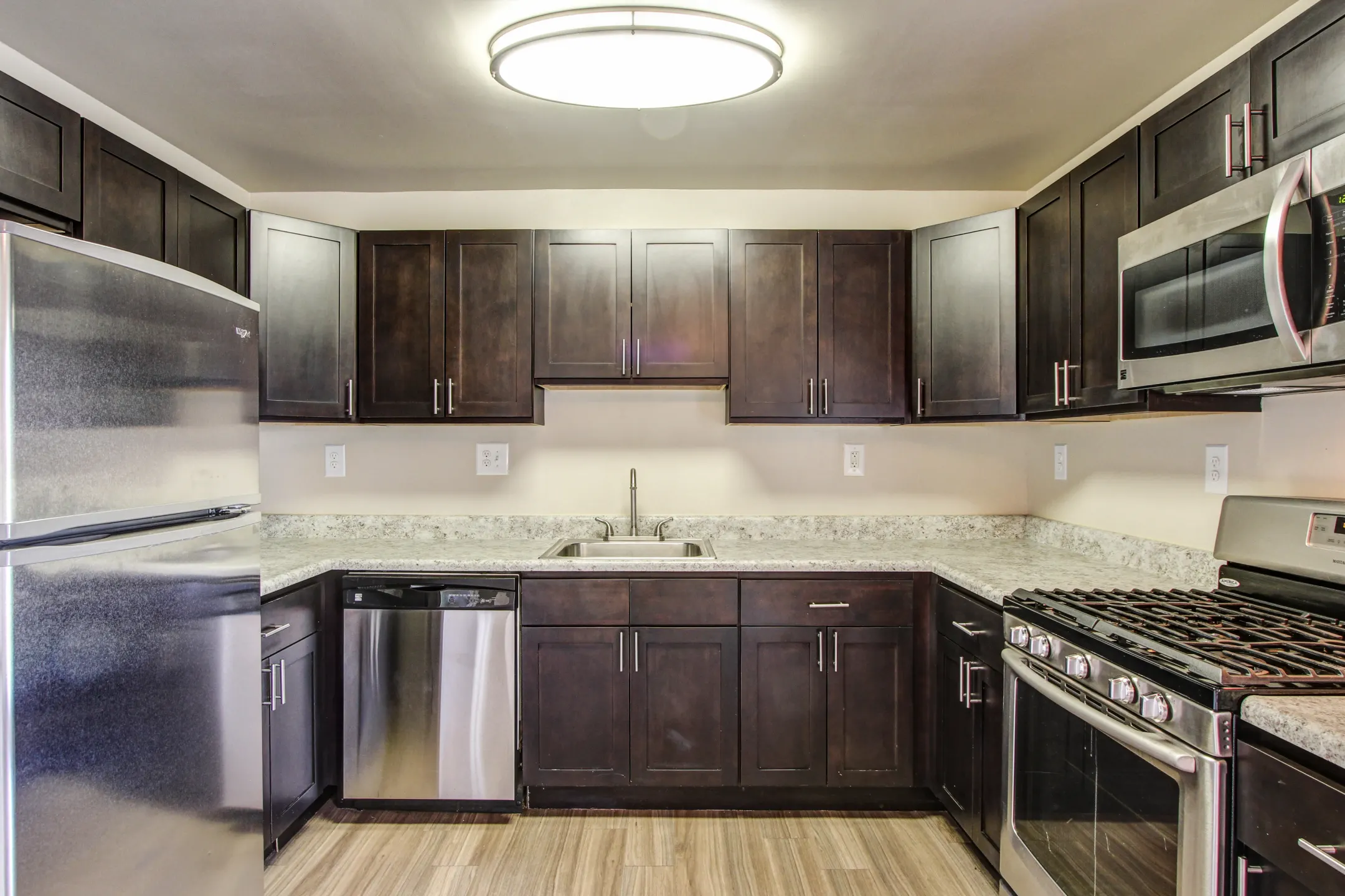 Kitchen - Westgate Apartments And Townhomes - Manassas, VA