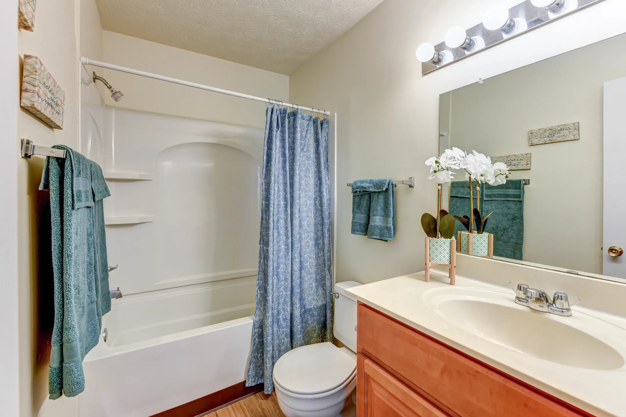 Chestnut Ridge Apartments Pittsburgh, PA 15205