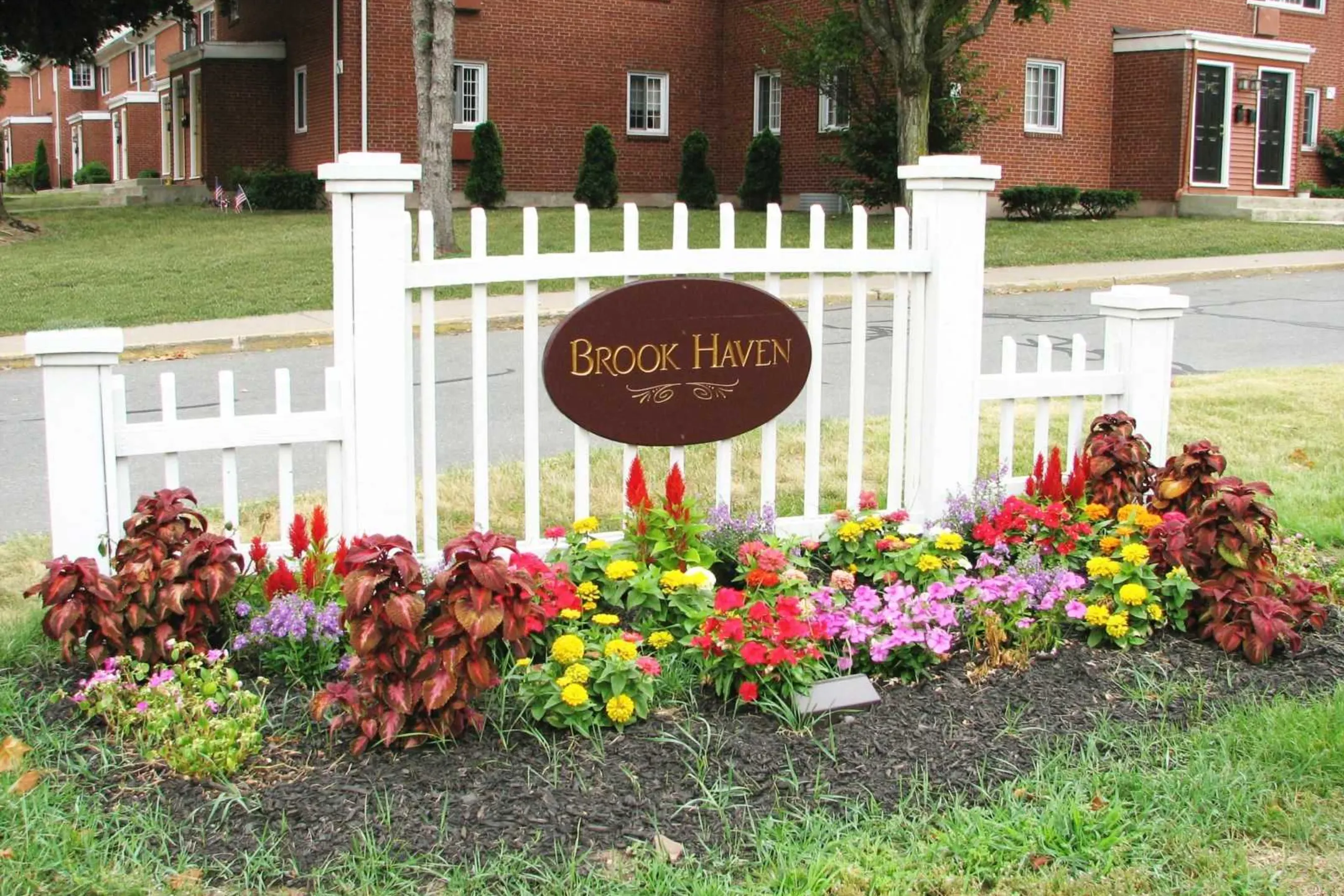Community Signage - Brook Haven Apartments - Manchester, CT