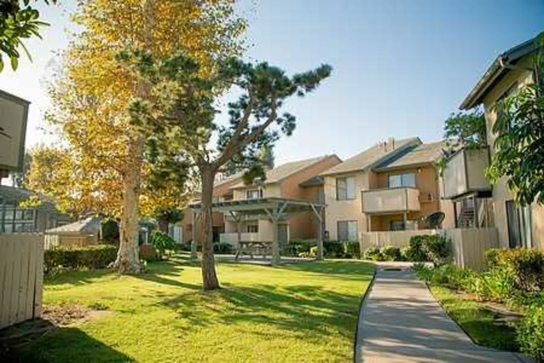 Landscaping - Mile Square Apartment Homes - Santa Ana, CA