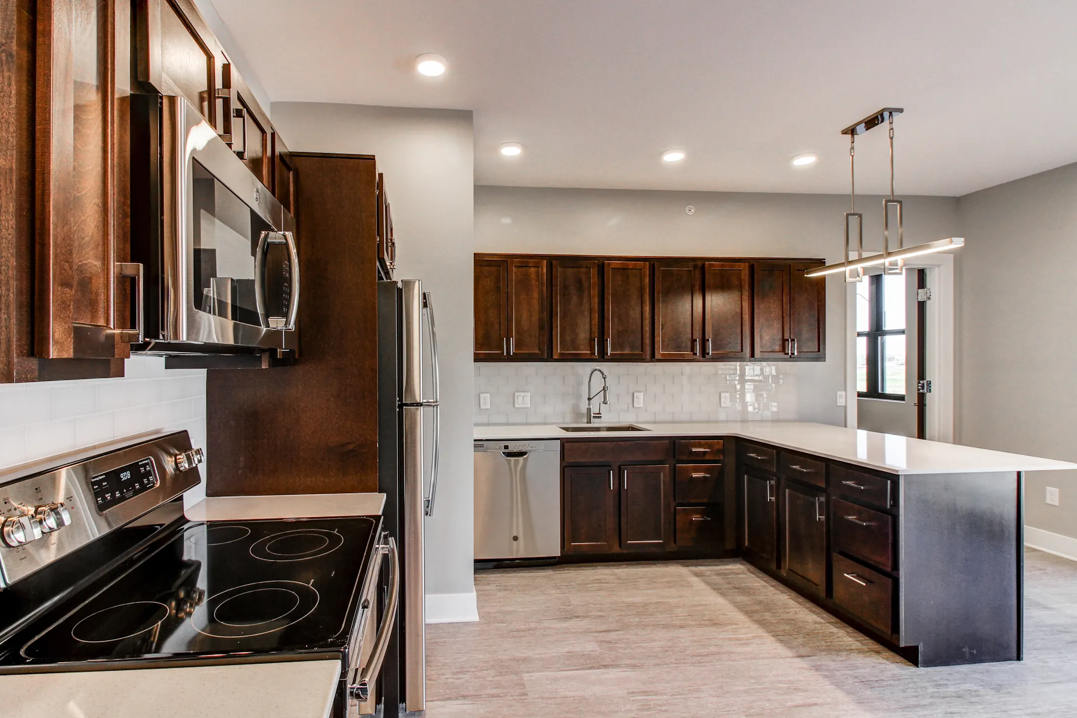 Canopy Row Apartments Lincoln, NE 68508
