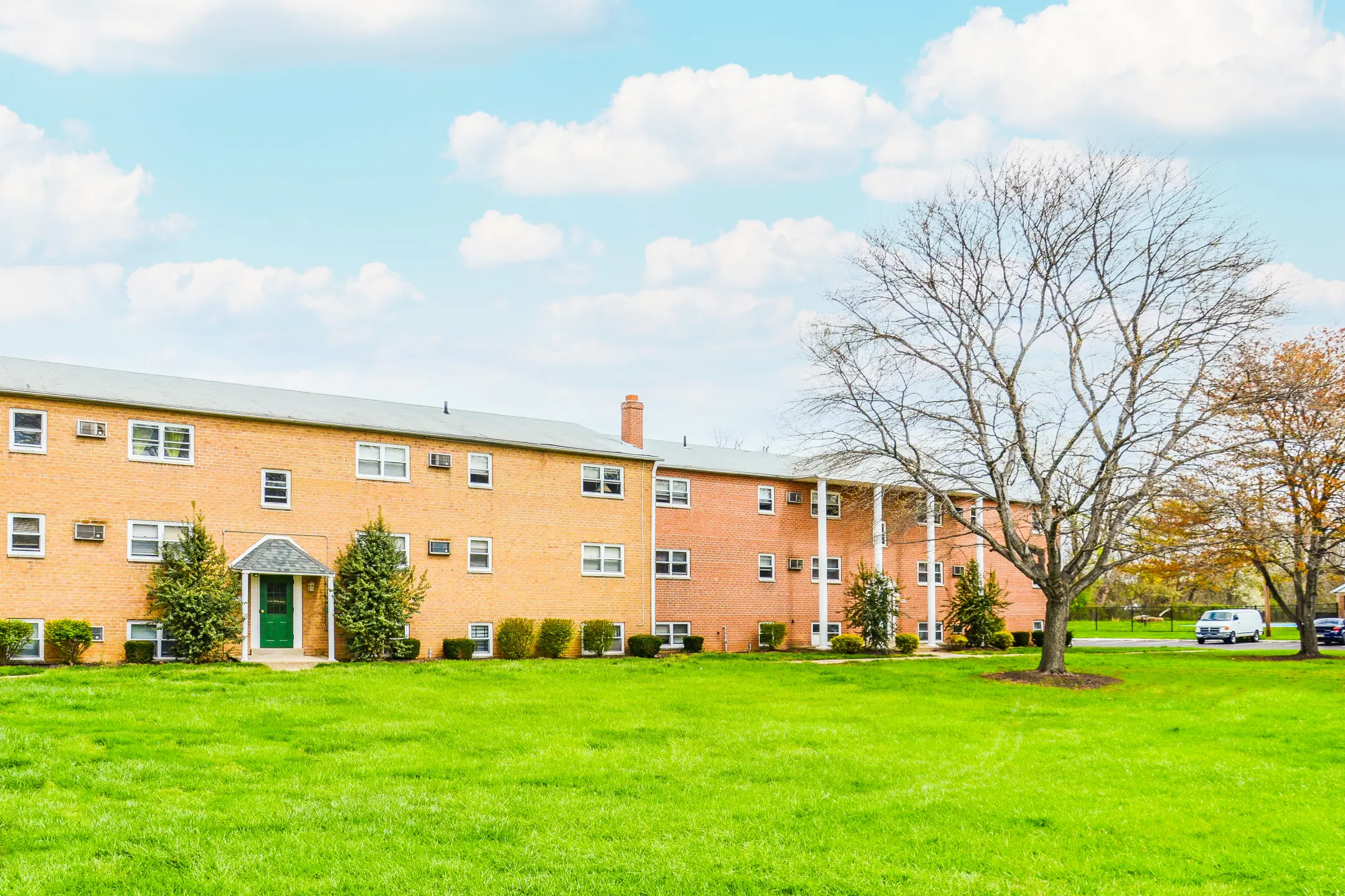 Levittown Trace Apartments - 3000 Ford Rd | Bristol, PA for Rent | Rent.