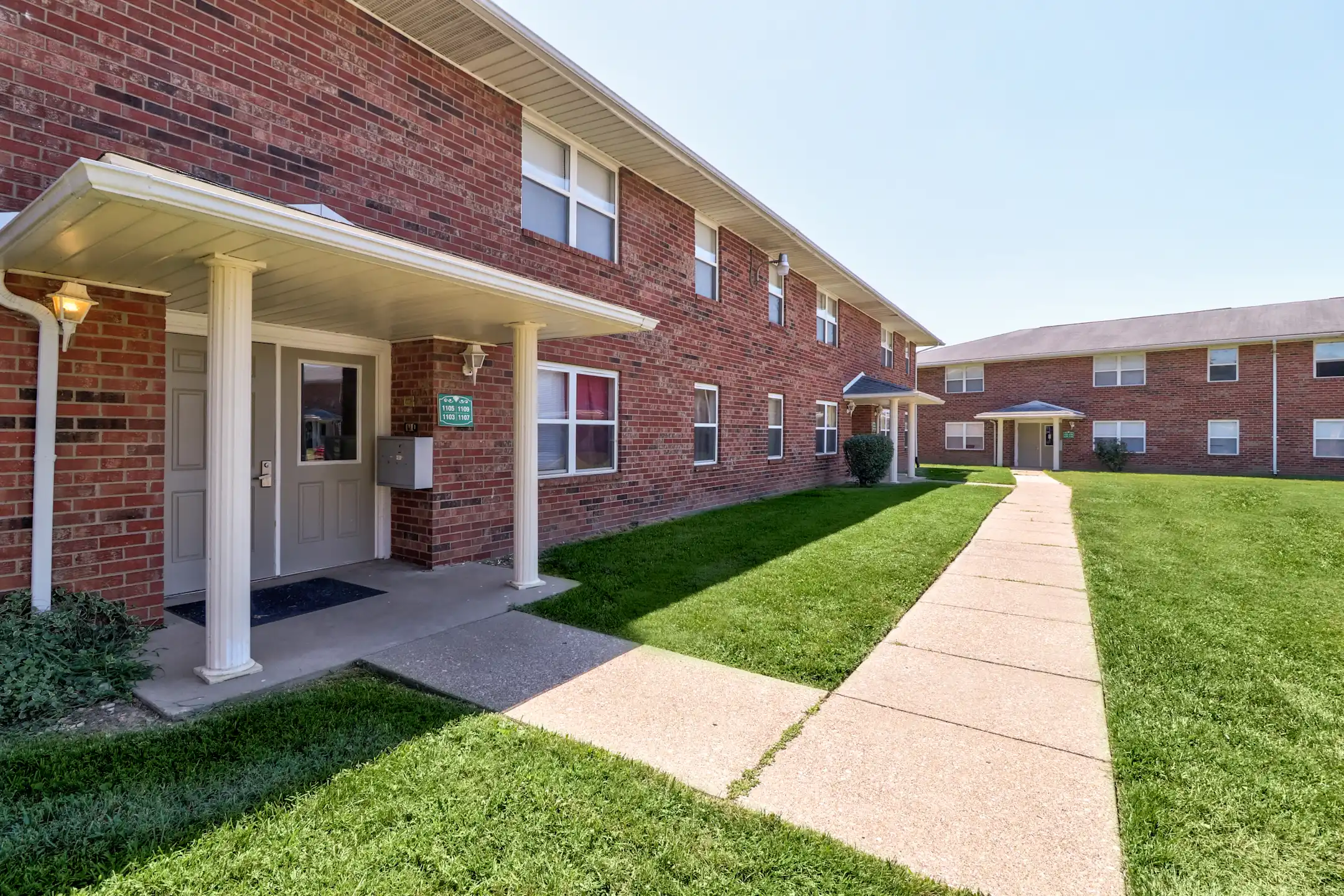 Diamond Valley Apartment Homes Apartments Evansville, IN 47710