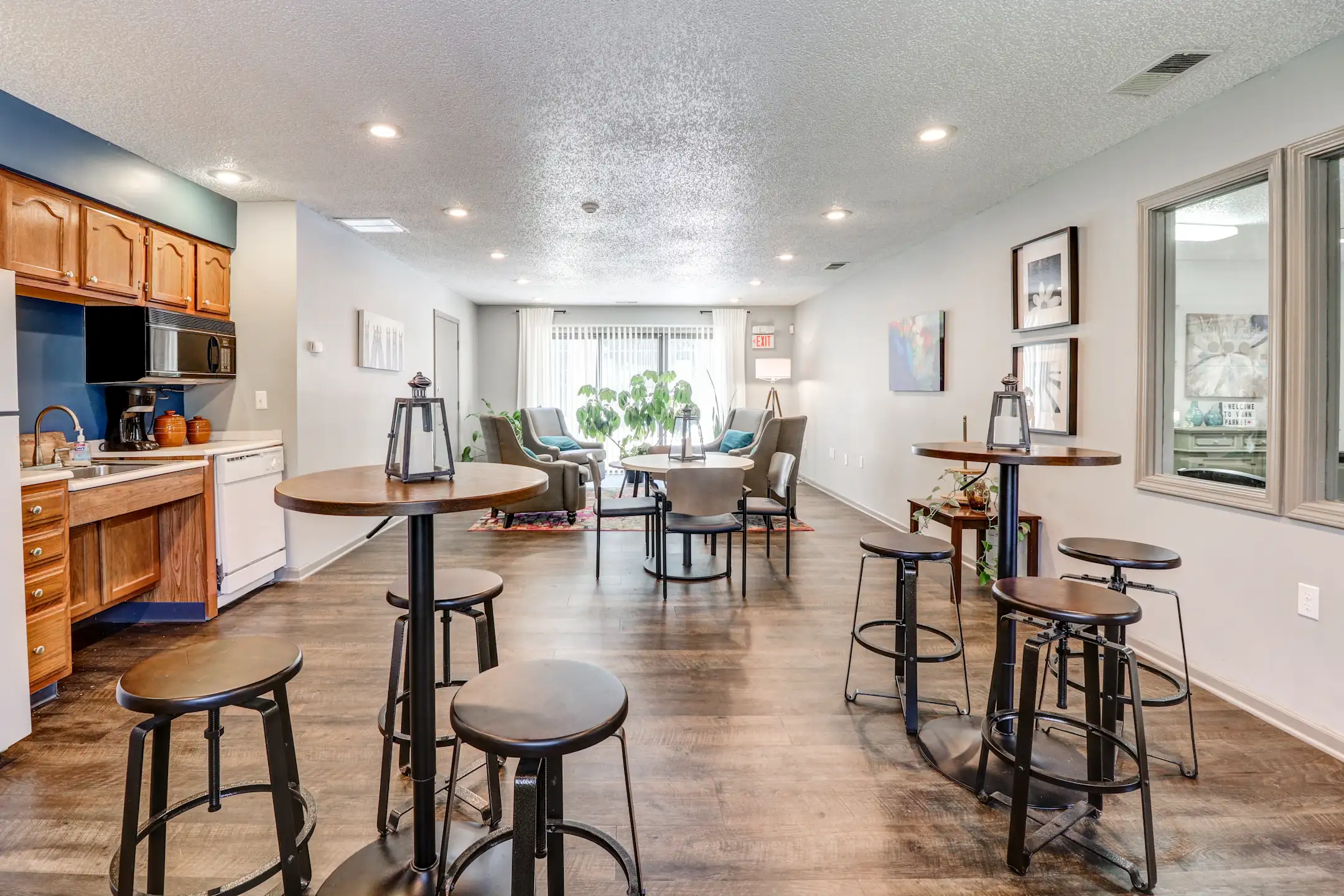 Dining Room - Vann Park Apartment Homes - Evansville, IN
