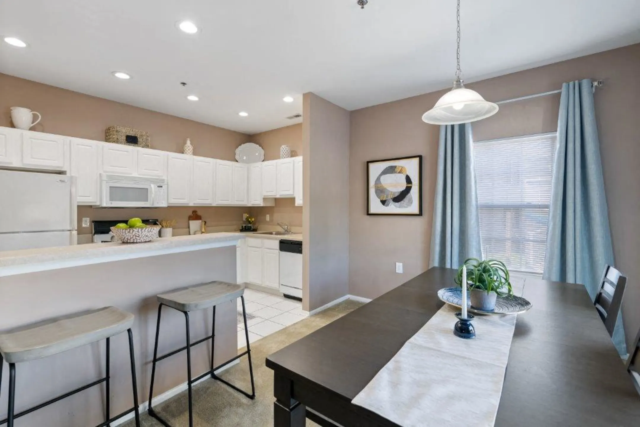 Woodview at Marlton Apartment Homes 175 Daphne Dr Marlton, NJ