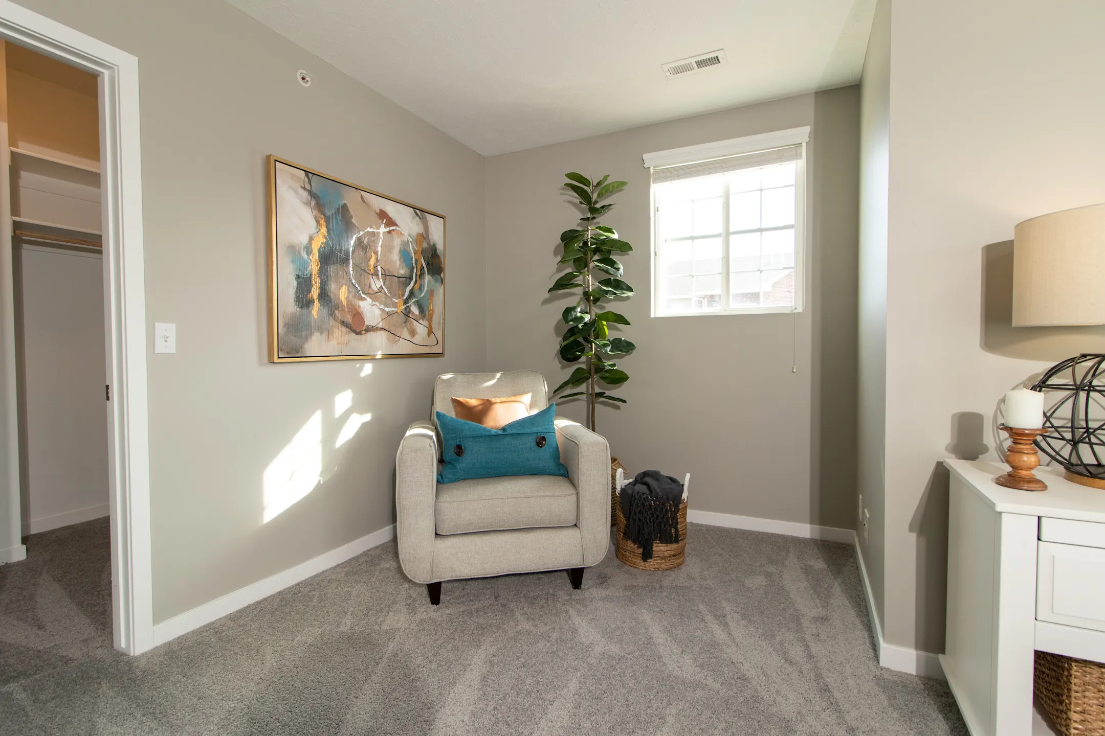 Springhill Ridge Apartments Omaha, NE 68136