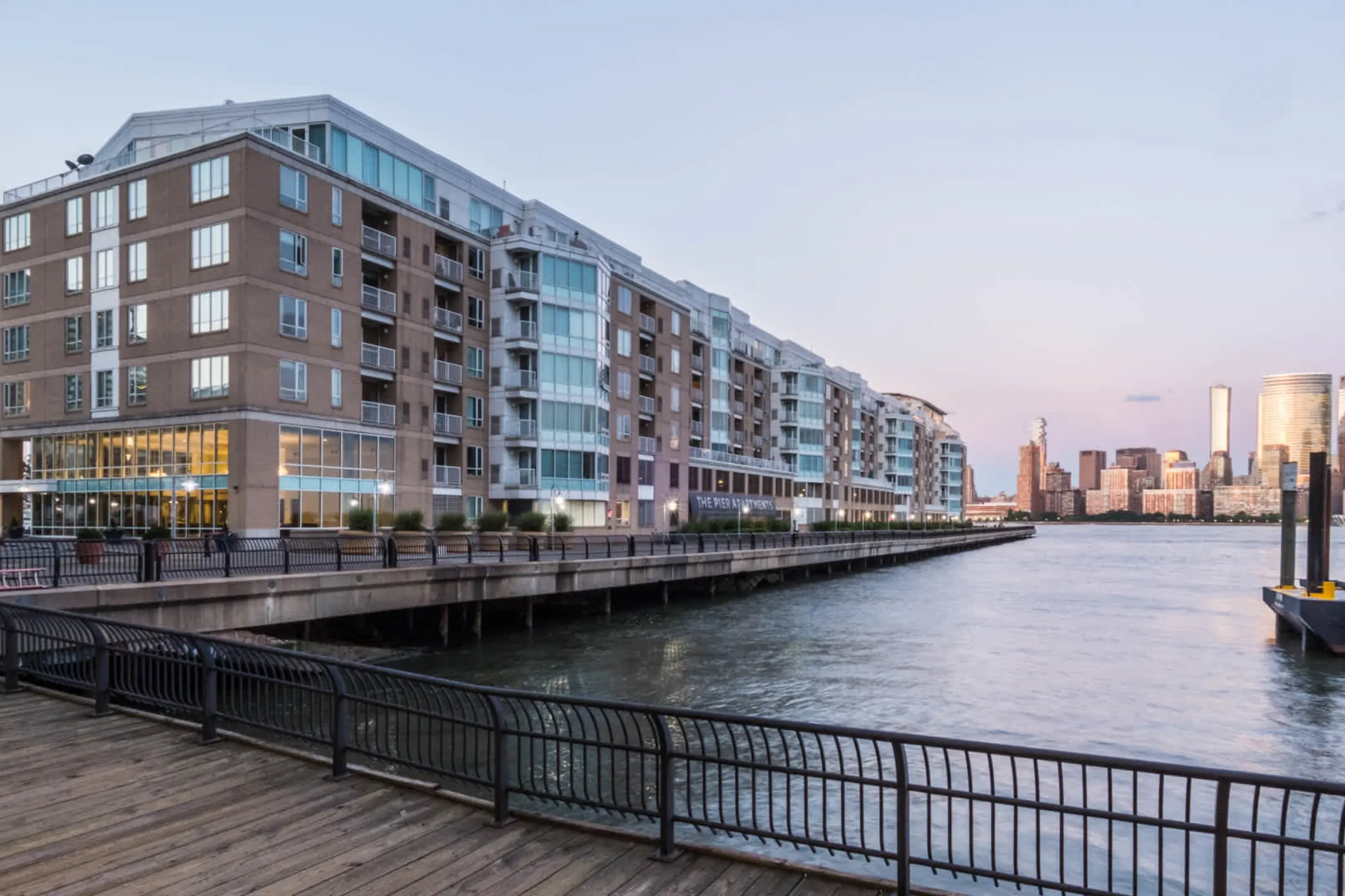 Building - The Pier - Jersey City, NJ