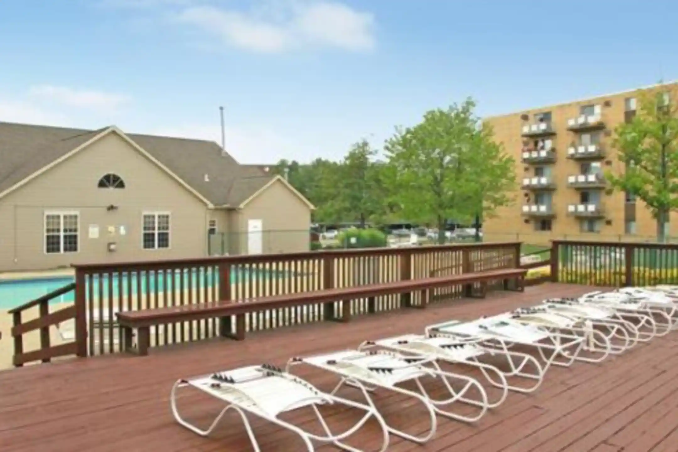 Chestnut Lake Apartments Strongsville, OH 44136