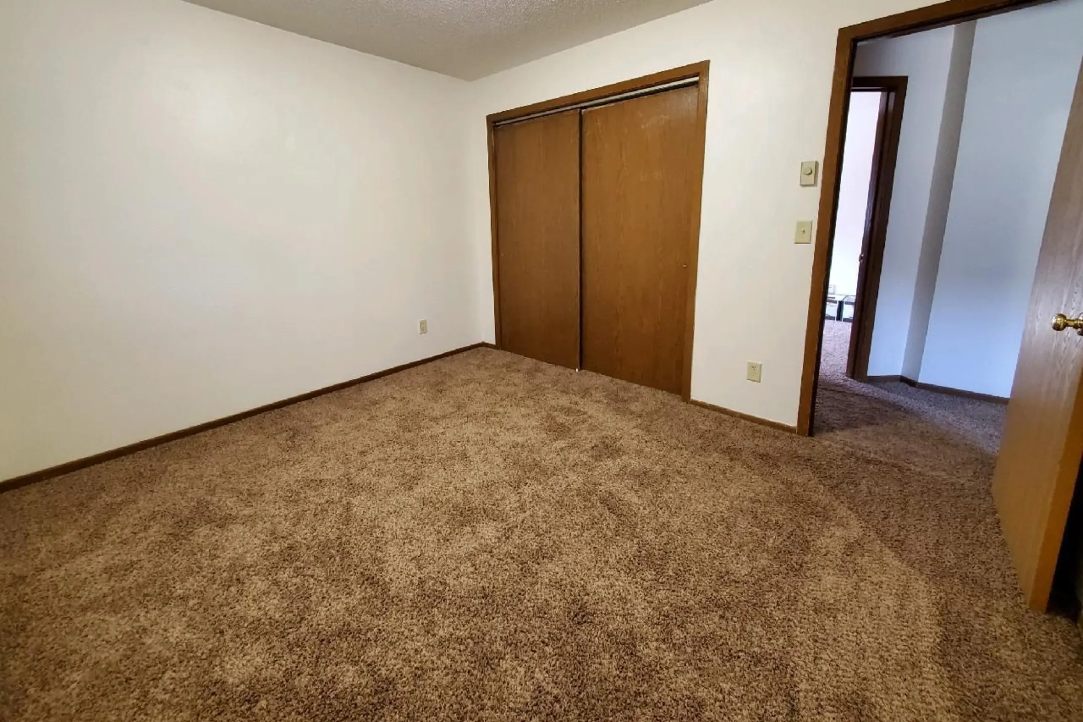 River Buttes 103 North Club Street Chamberlain, SD Apartments for