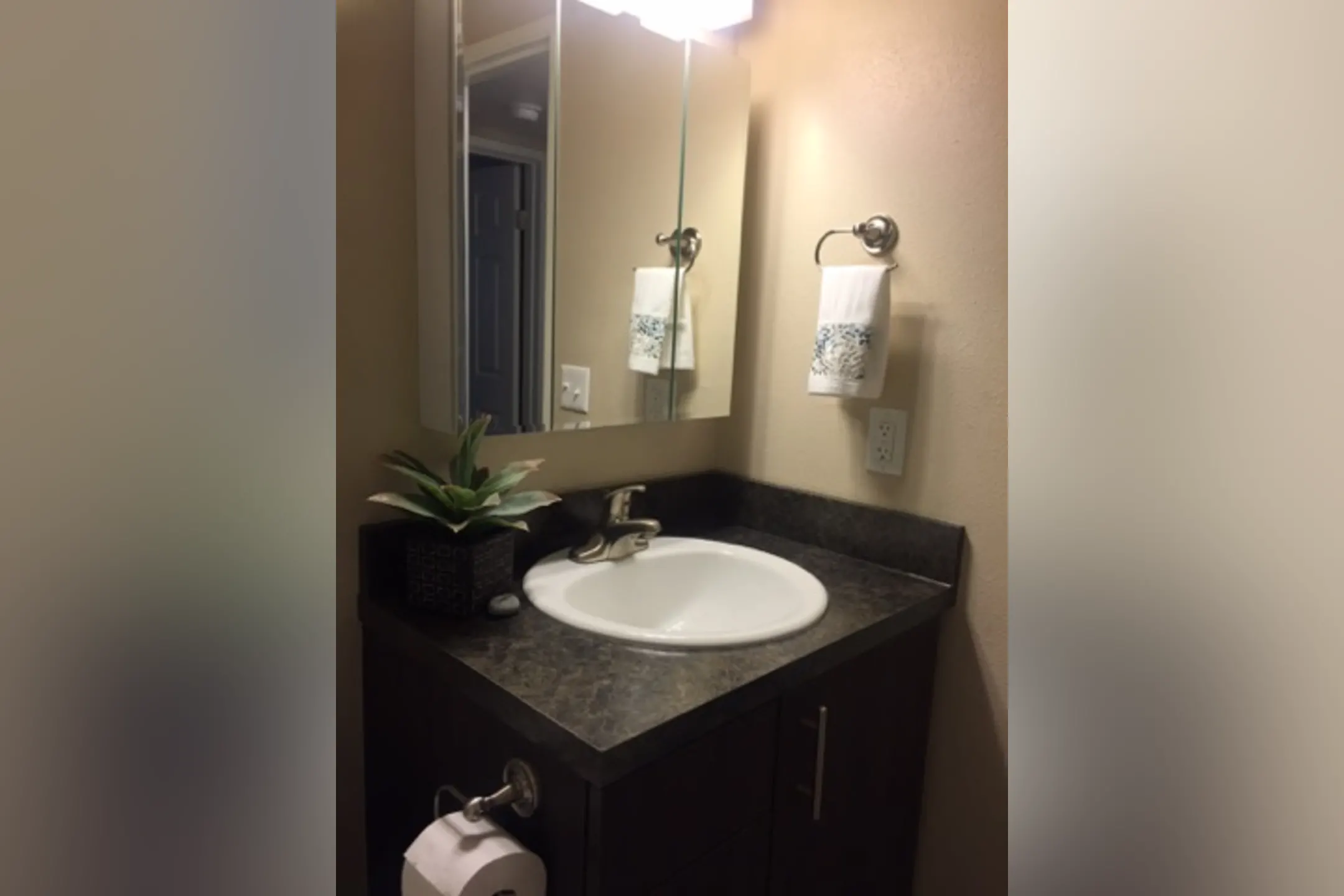 Bathroom - Aspenleaf Apartments - Fort Collins, CO
