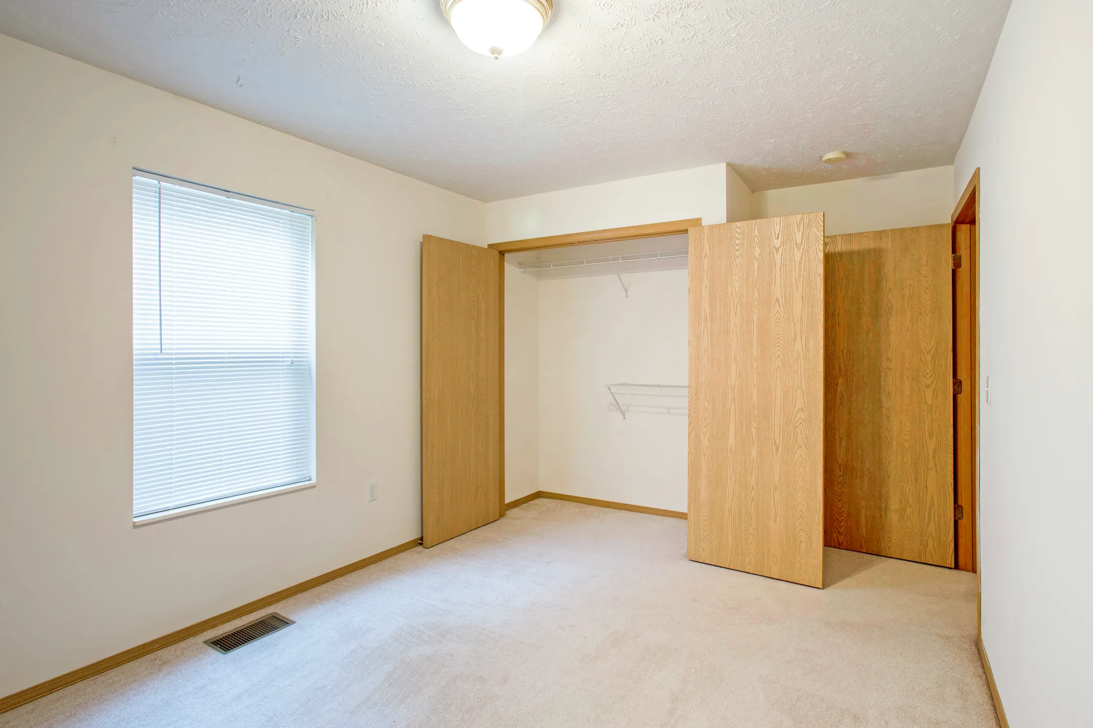 Southcreek Apartments 4318 S Timbercreek Ave Battlefield, MO for