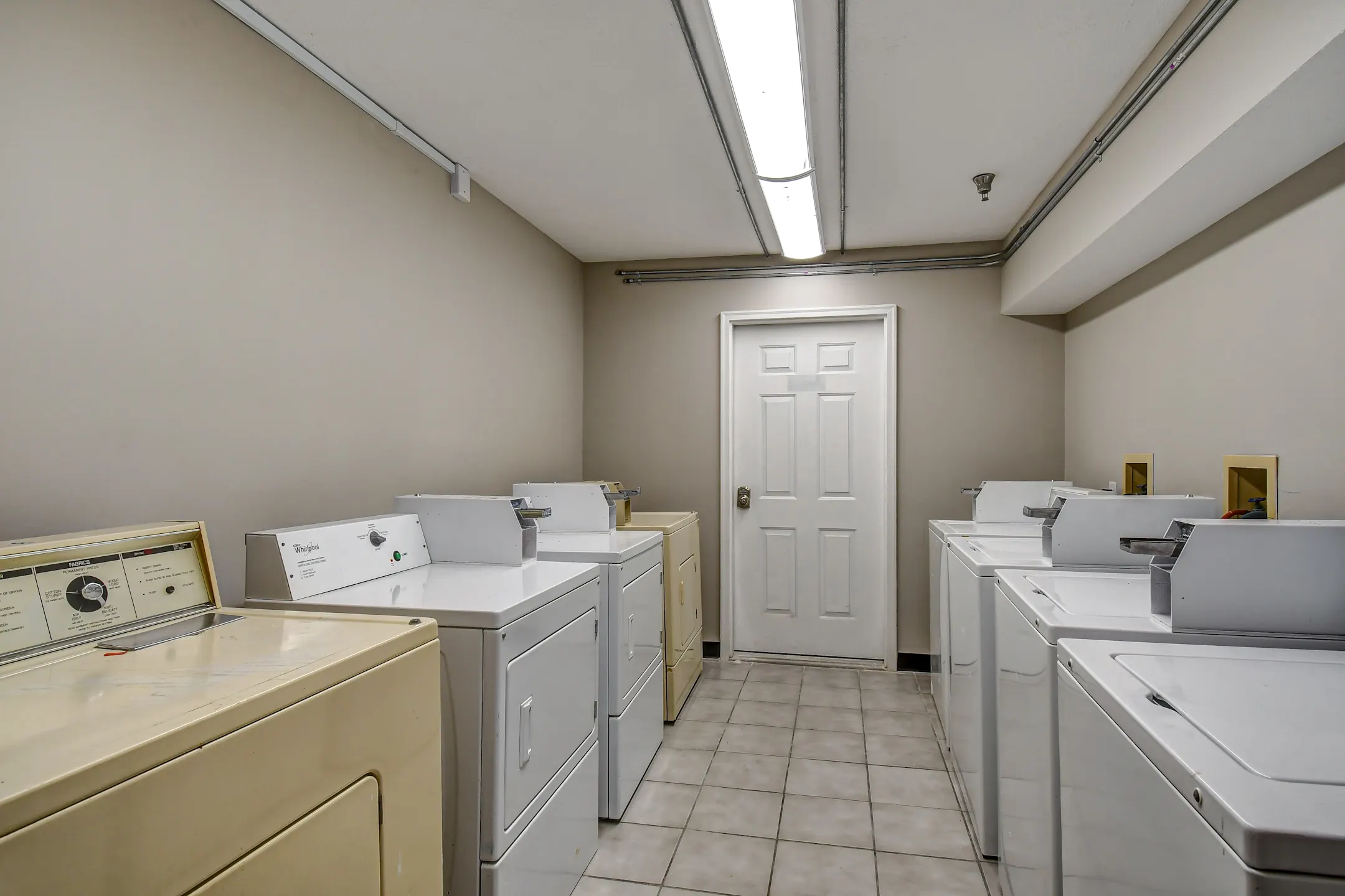 Bathroom - Kensington & Chesterfield - Muncie, IN