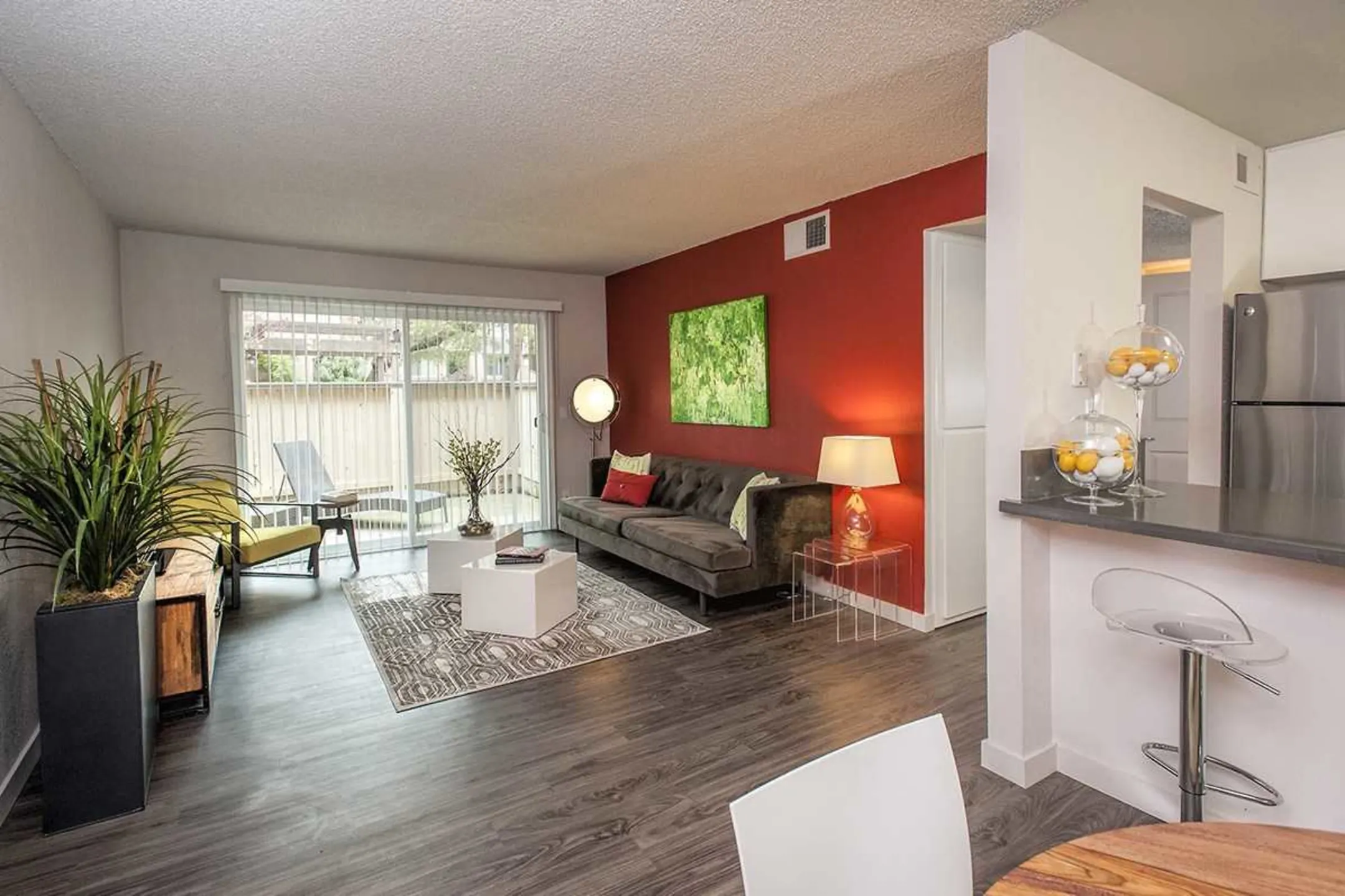 Living Room - City Park Apartments - Sacramento, CA