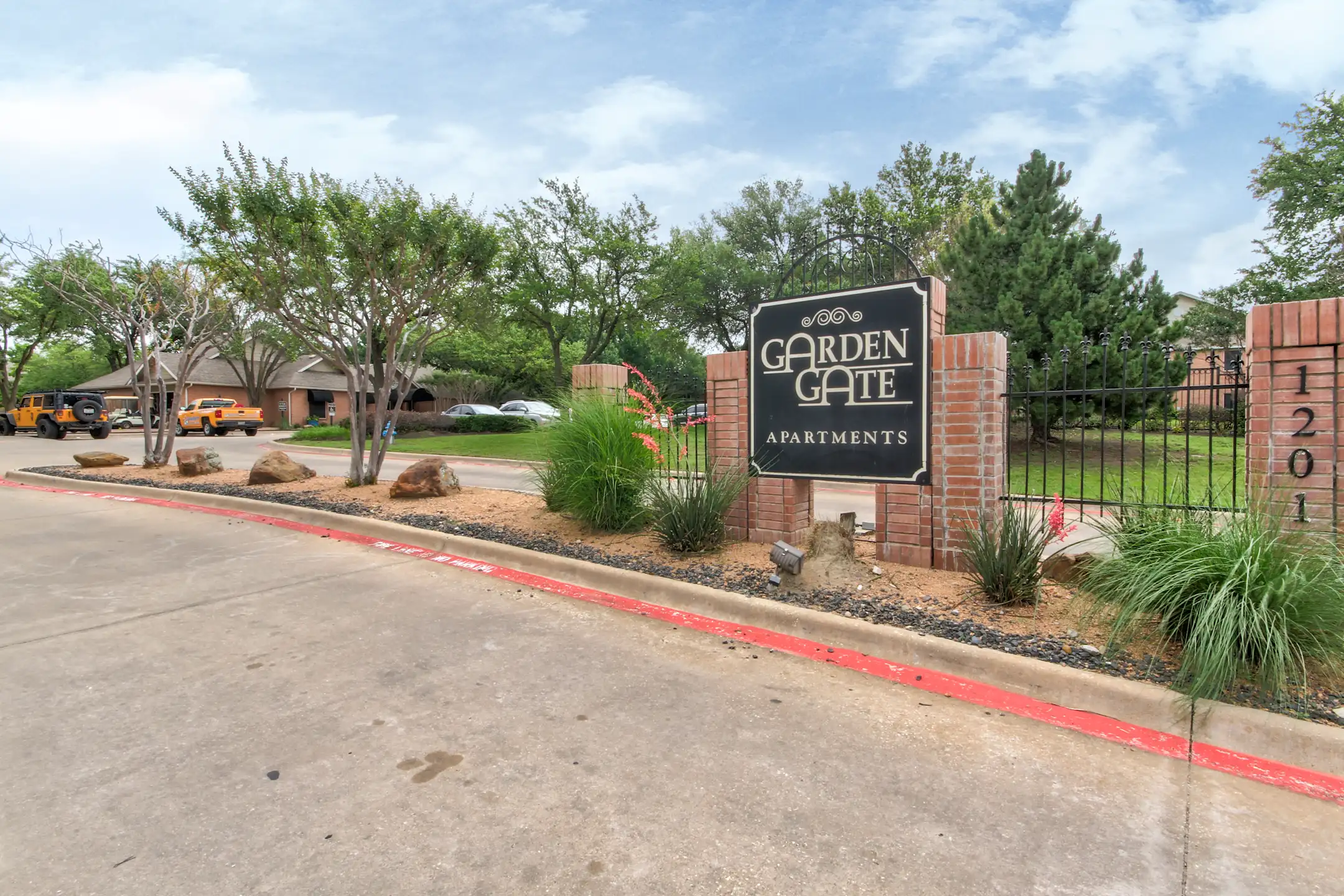 garden-gate-apartments-1201-legacy-dr-plano-tx-for-rent-rent