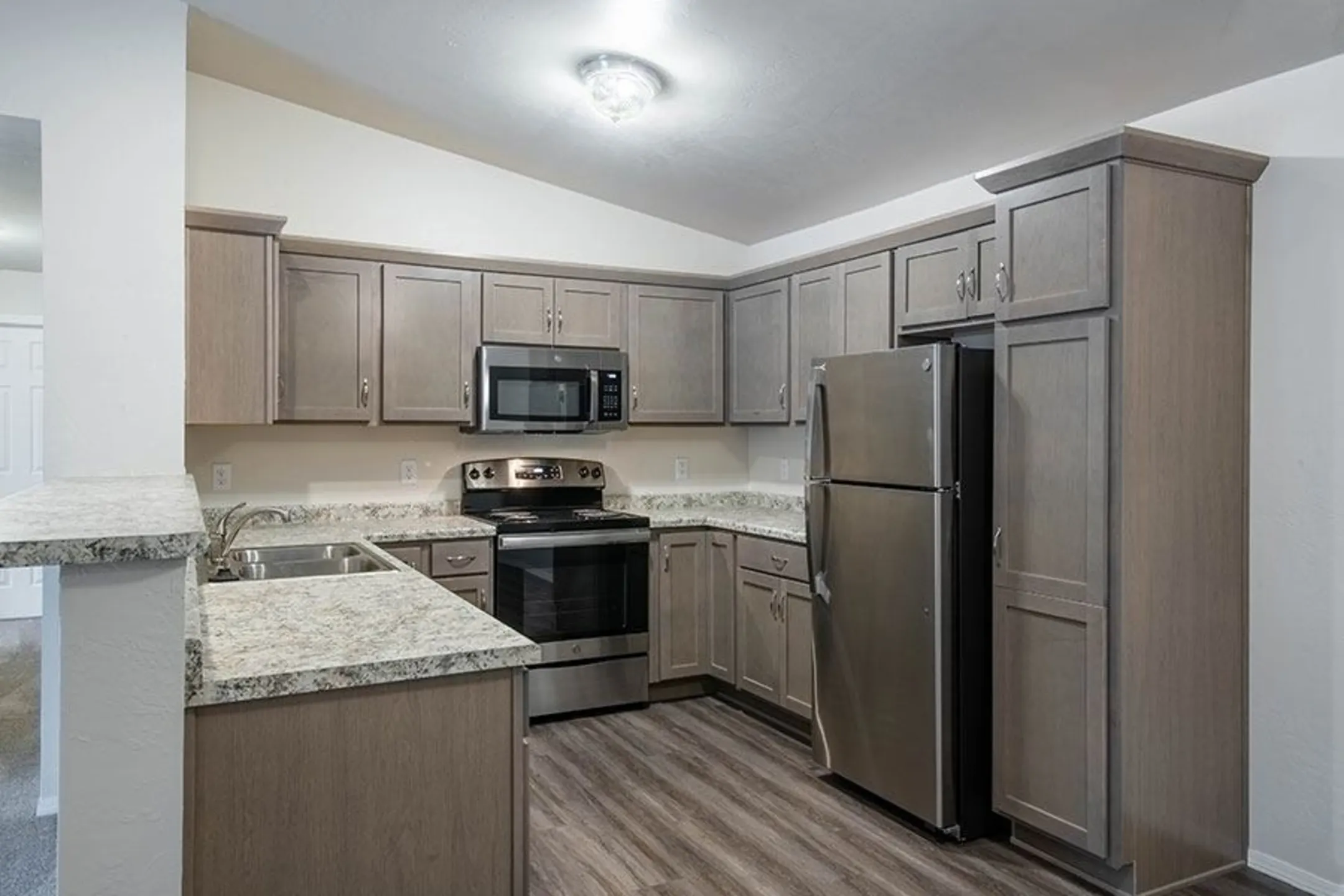 Pleasant Drive Estates 1400 Pleasant Drive Plover, WI Apartments