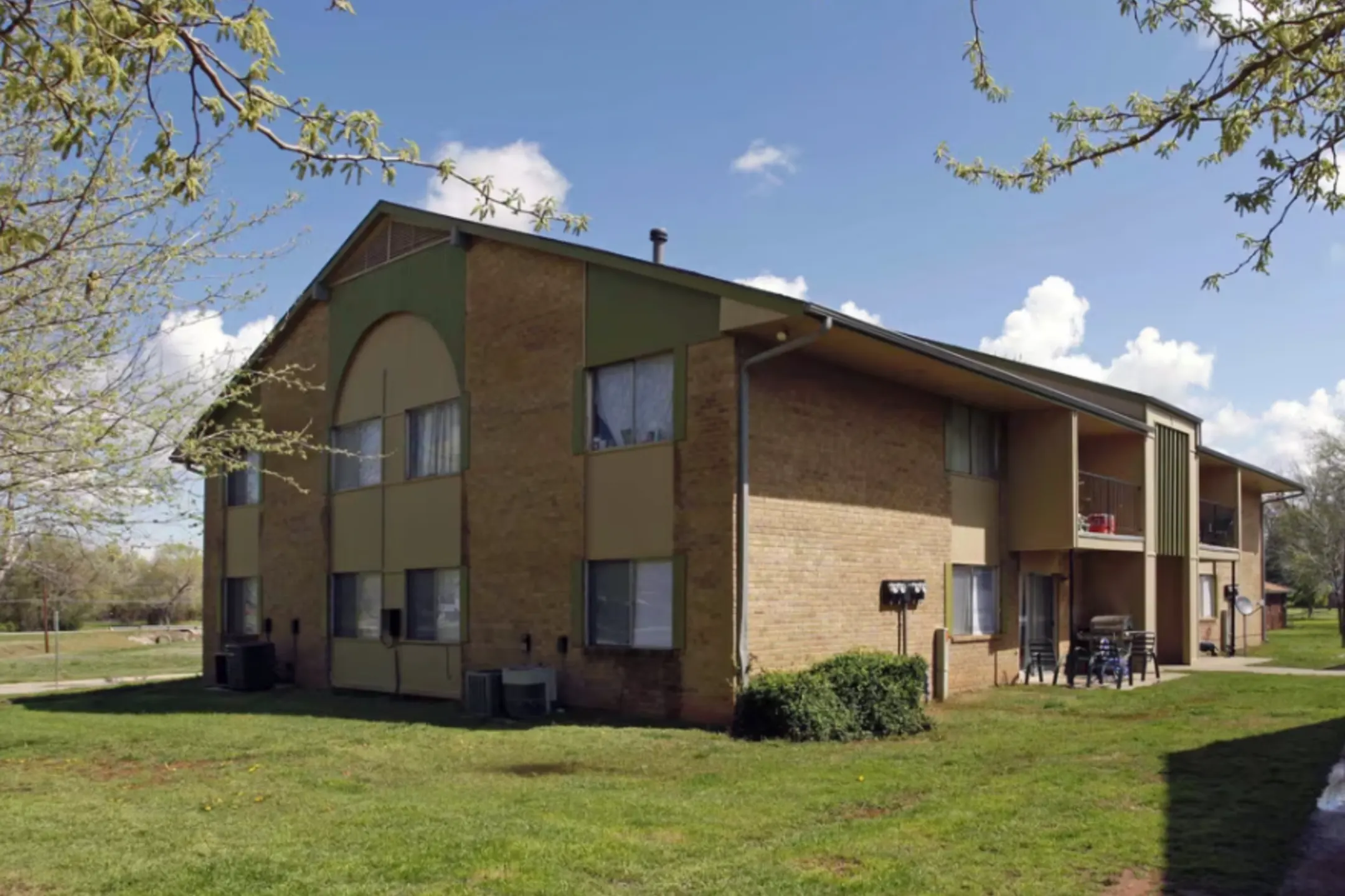 Cedar Creek Apartments Yukon, OK 73099