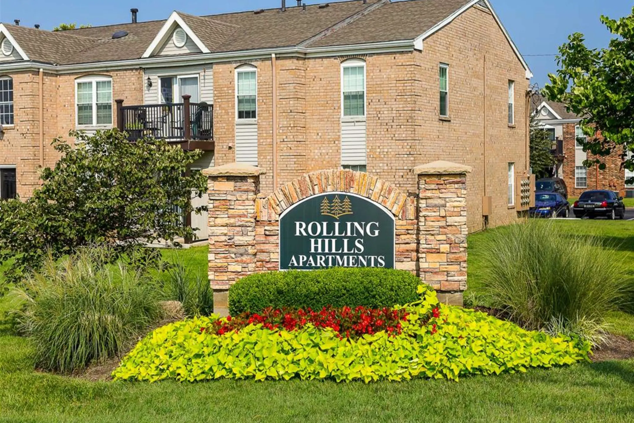 Community Signage - Rolling Hills Apartments - Louisville, KY