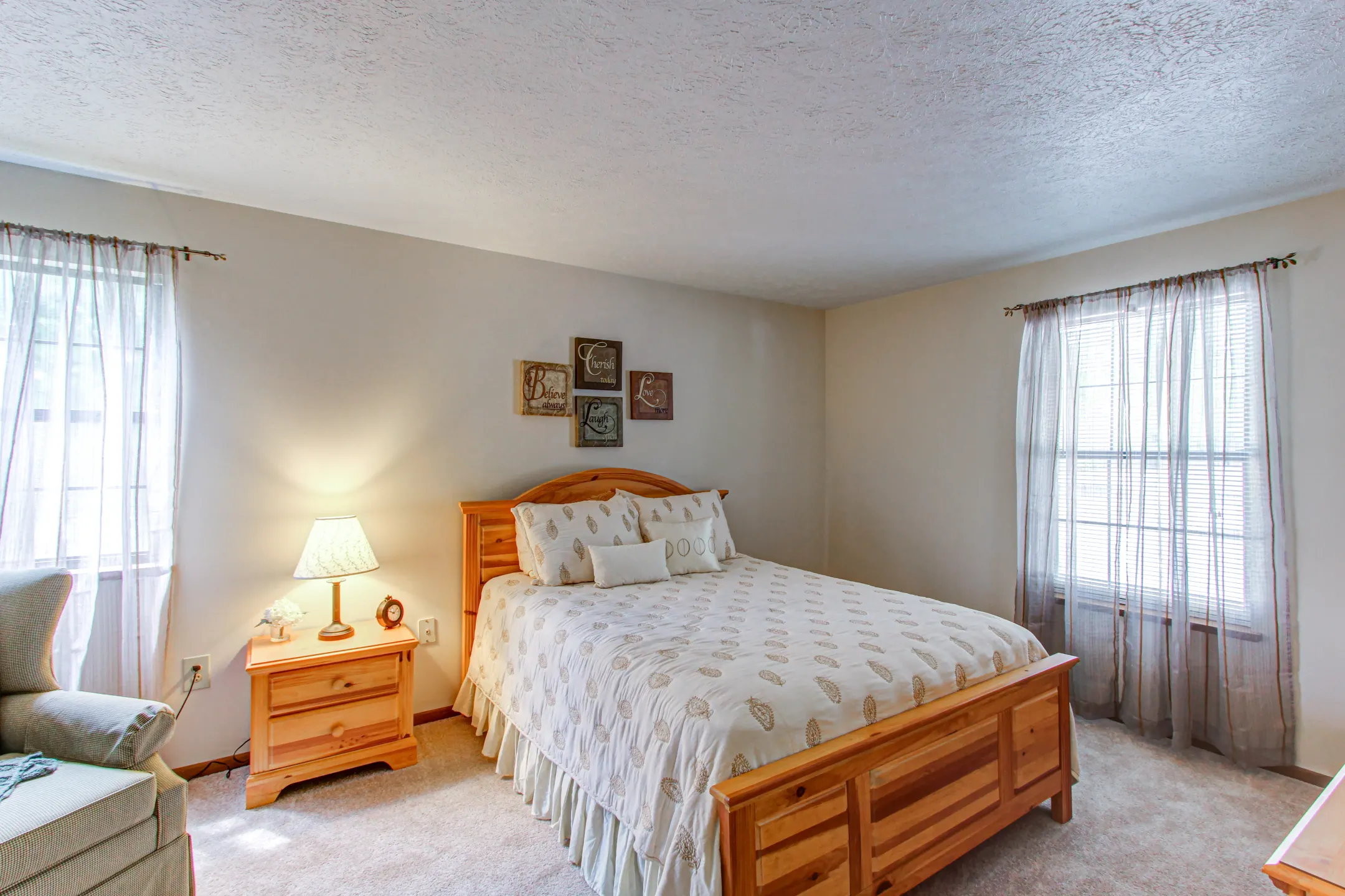 Laurelwood Apartments and Townhomes Apartments Cranberry Township, PA