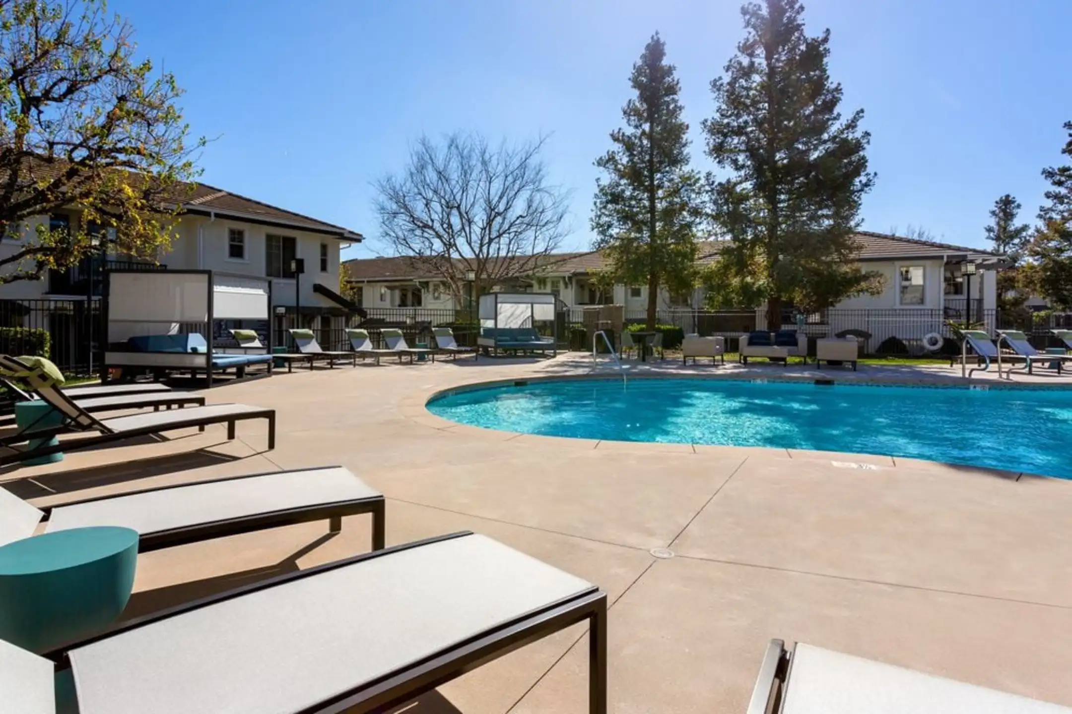 Avalon Oak Creek Apartments - Agoura Hills, CA 91301