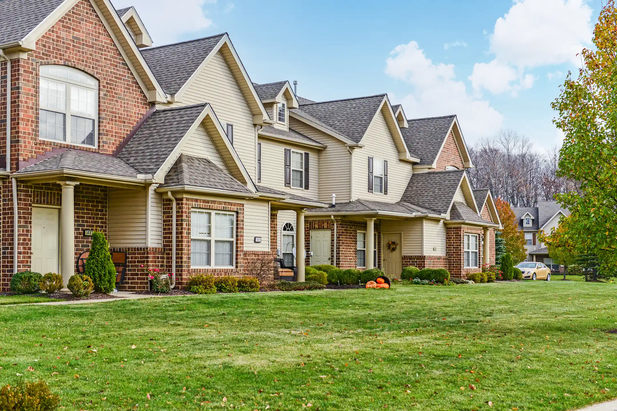 Waterford Place Apartments & Villas 5399 Waterford Circle Sheffield