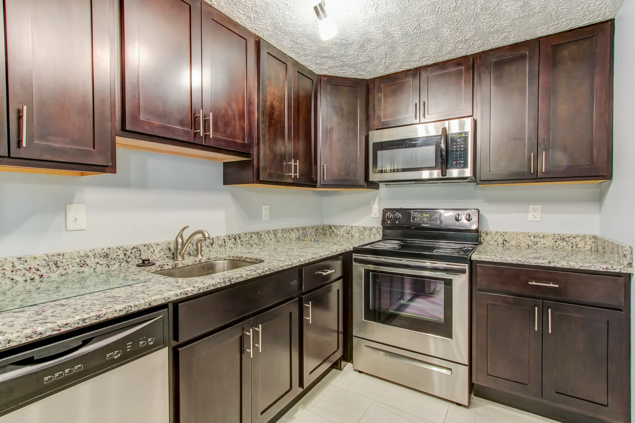 Kitchen - Olmsted Falls Village Apartments - Olmsted Falls, OH