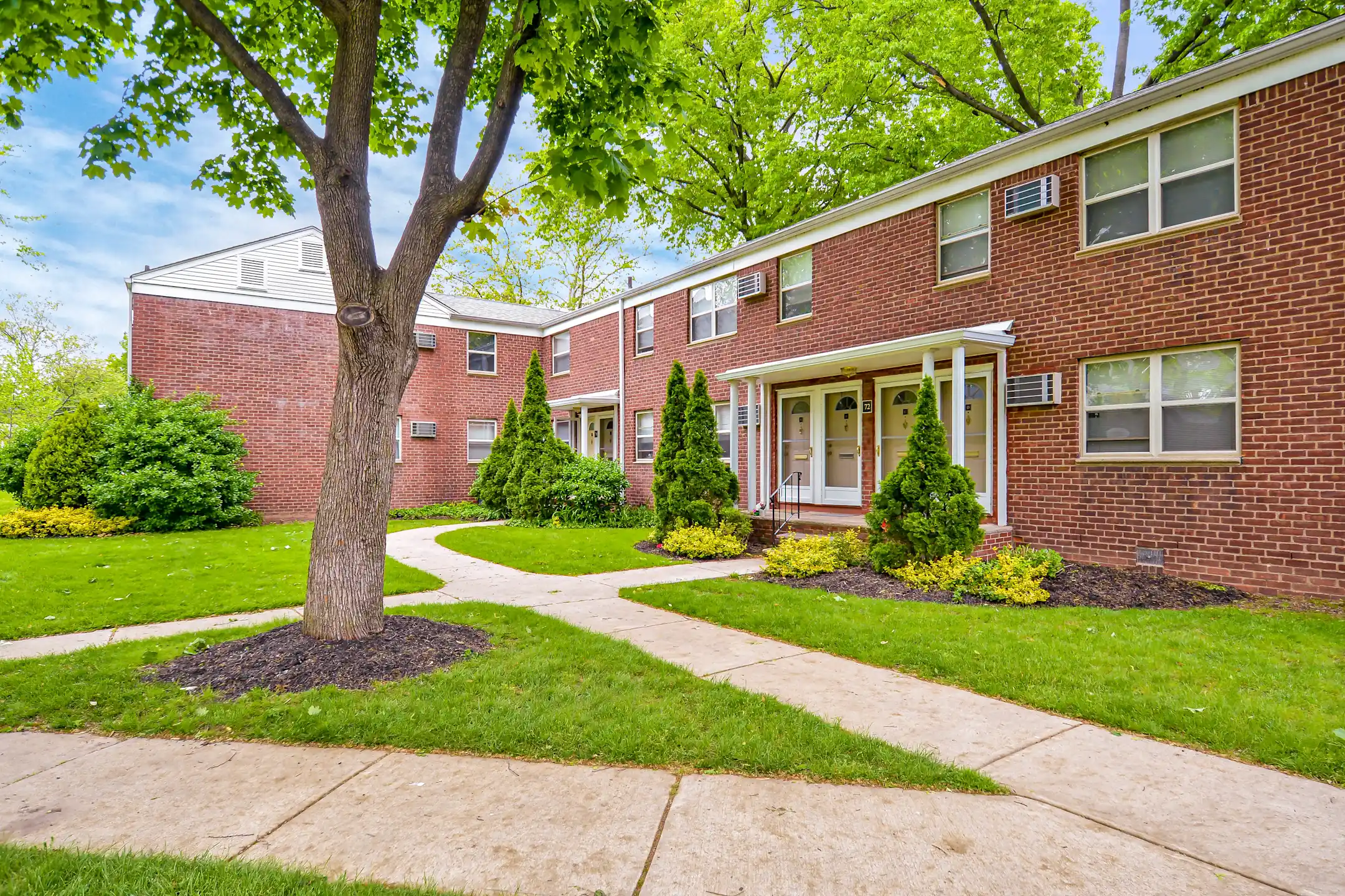Building - Lakeview Apartments - Leonia, NJ