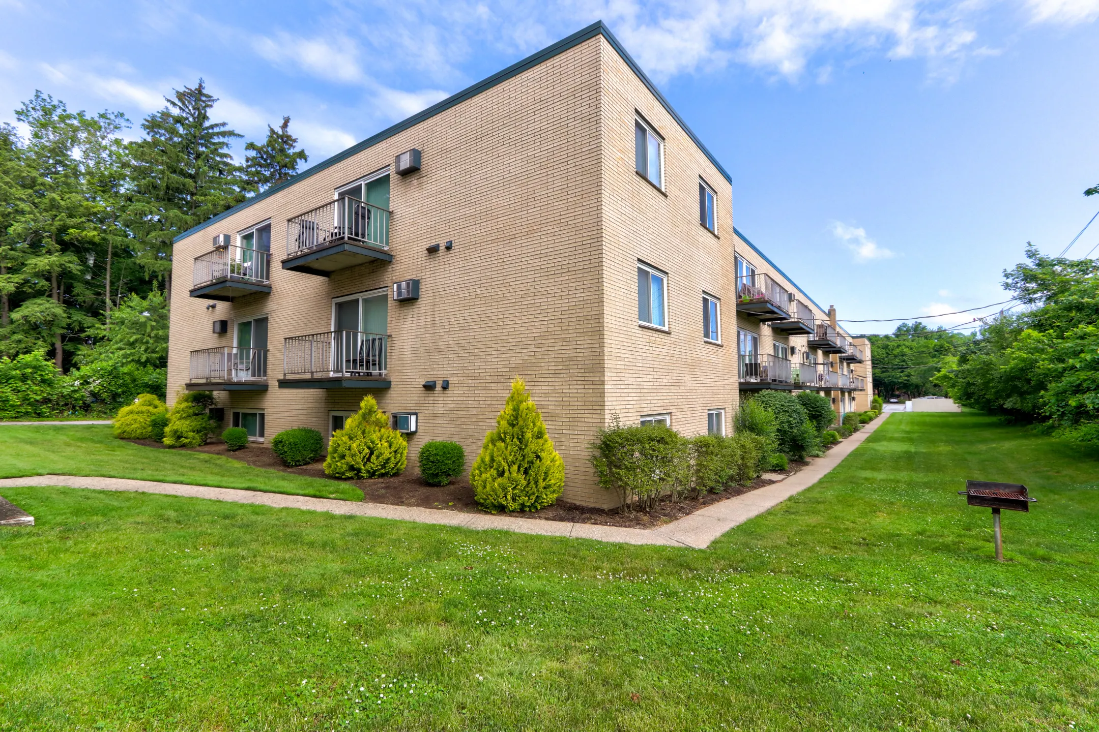 Parkview Manor Apartments Fairview Park, OH 44126