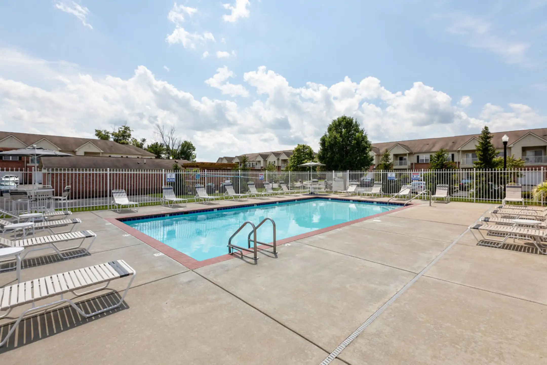 Saratoga Crossing Apartments - Plainfield, IN 46168