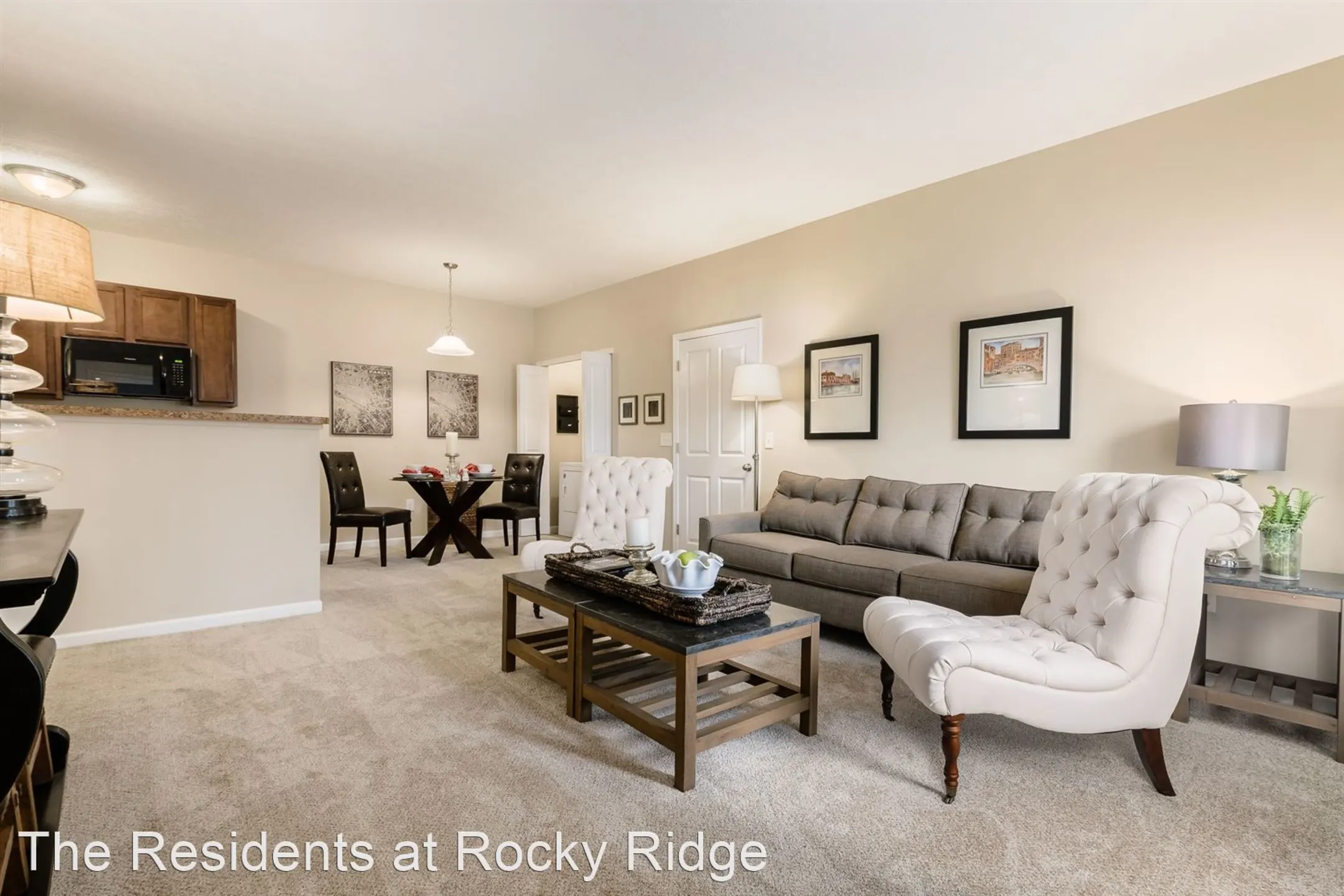 Living Room - The Ravines At Rocky Ridge Apartments - Westerville, OH