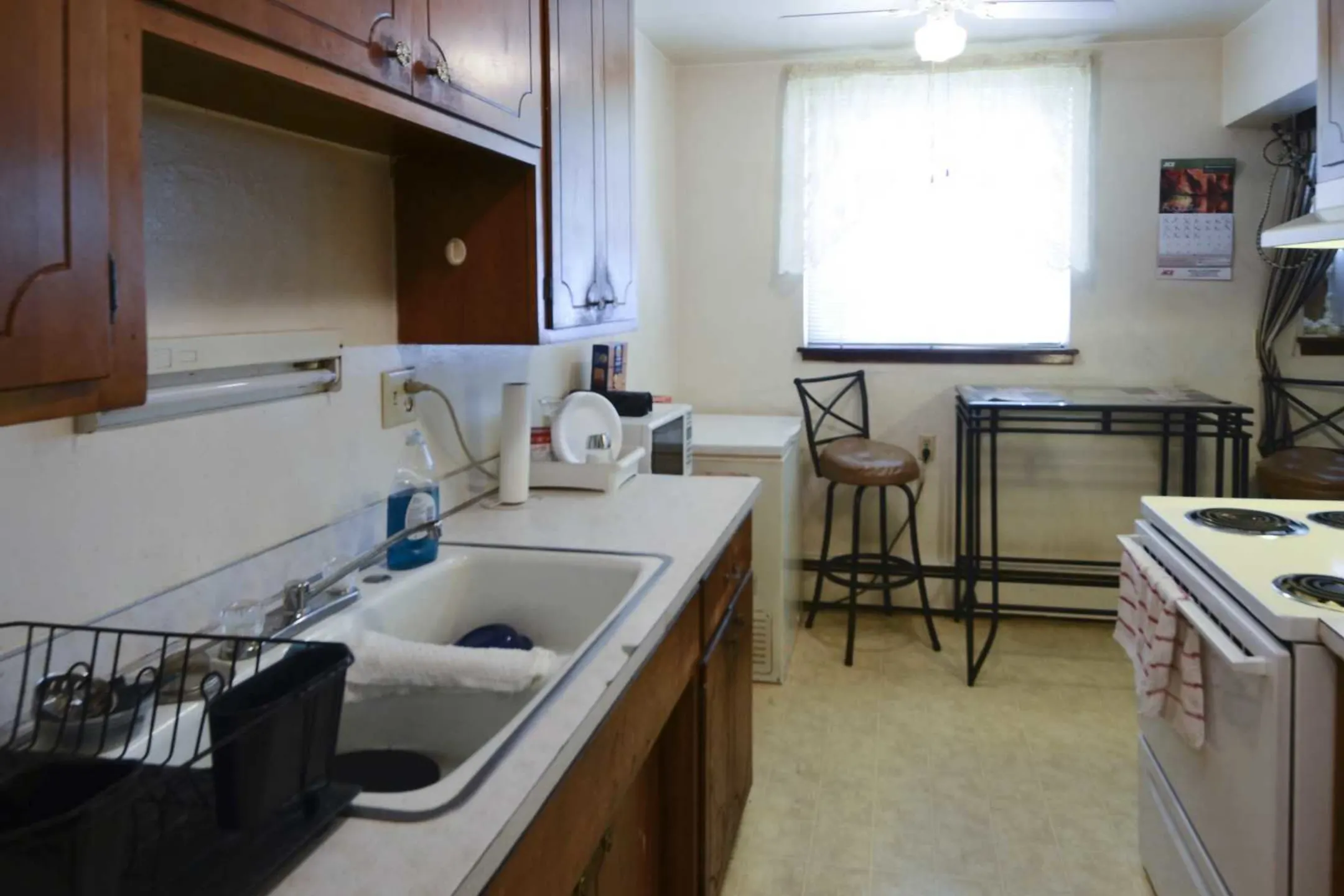 Kitchen - Minnehaha Apartments - Saint Paul, MN