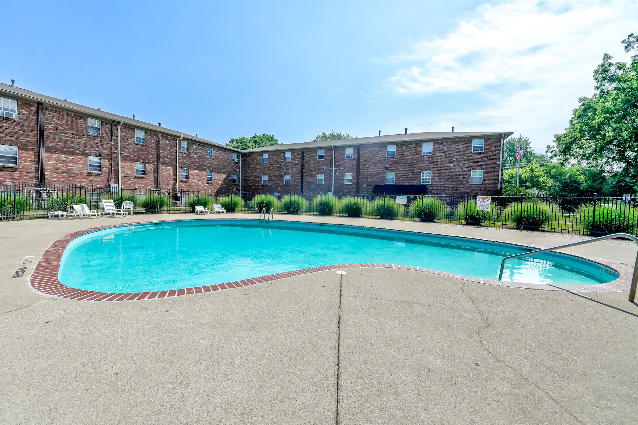 Broad Ripple Trails 5220 Luzzane Ln Indianapolis, IN Apartments for