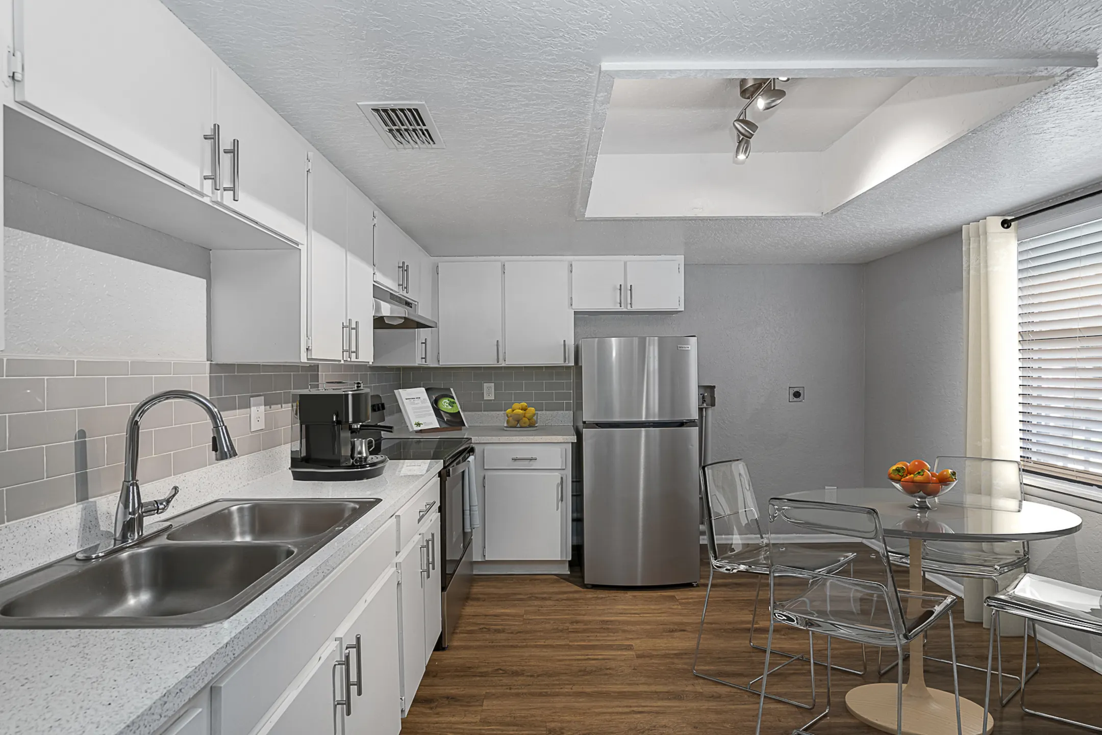 Kitchen - 49th St Apartments - Pinellas Park, FL