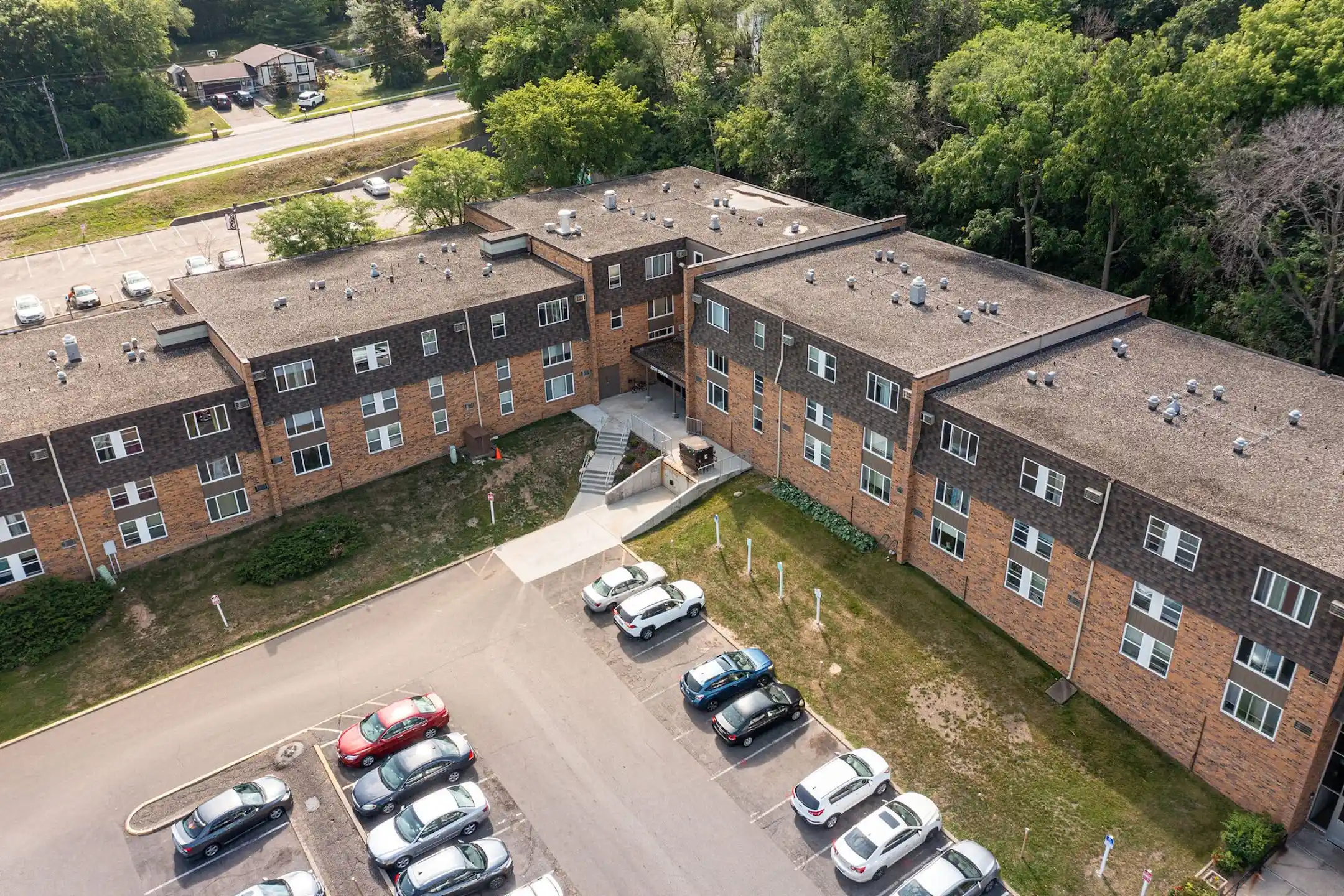 Shamrock Court Apartments Saint Paul, MN 55119
