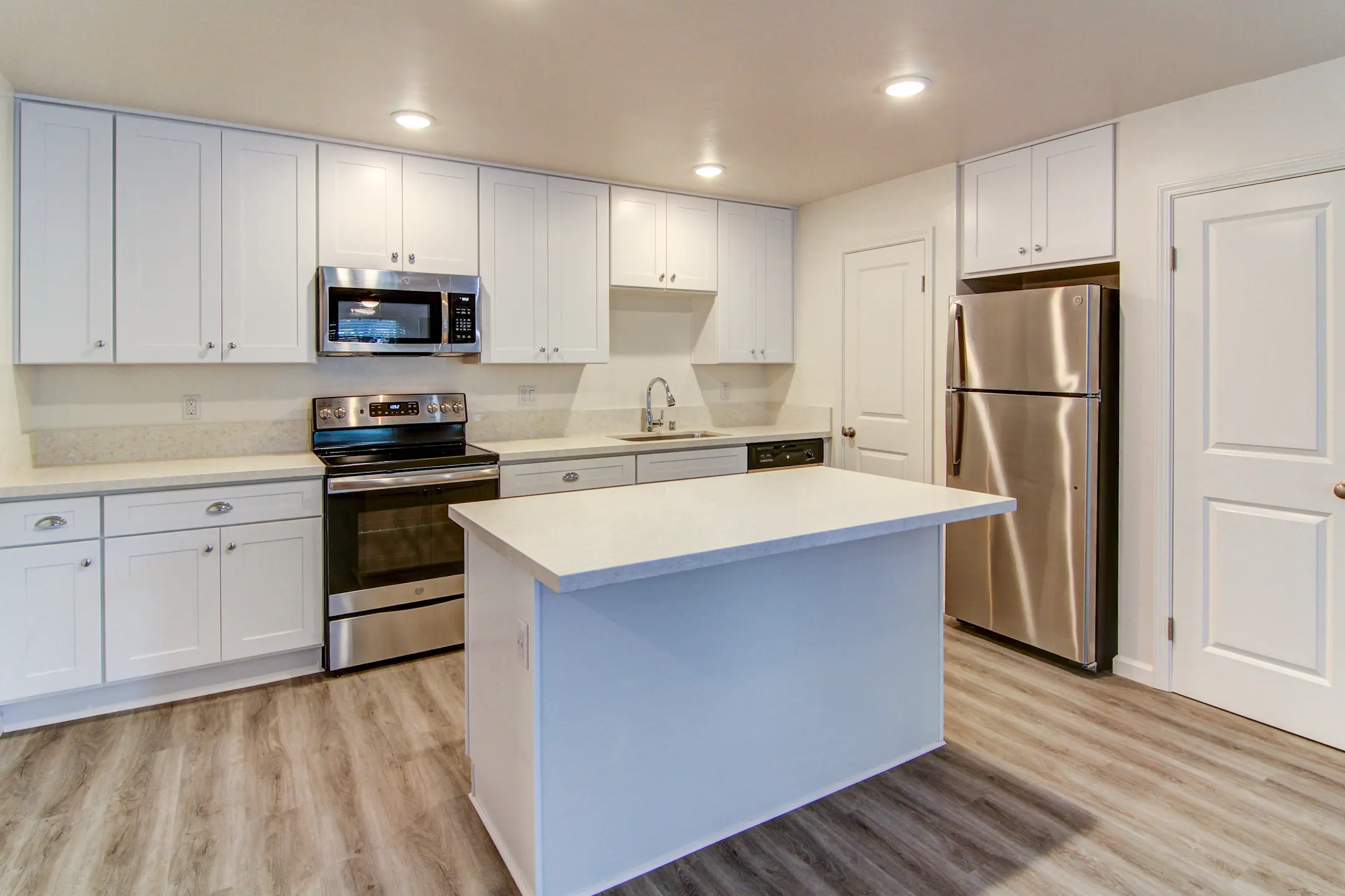 La Jolla View Apartments San Diego, CA 92122