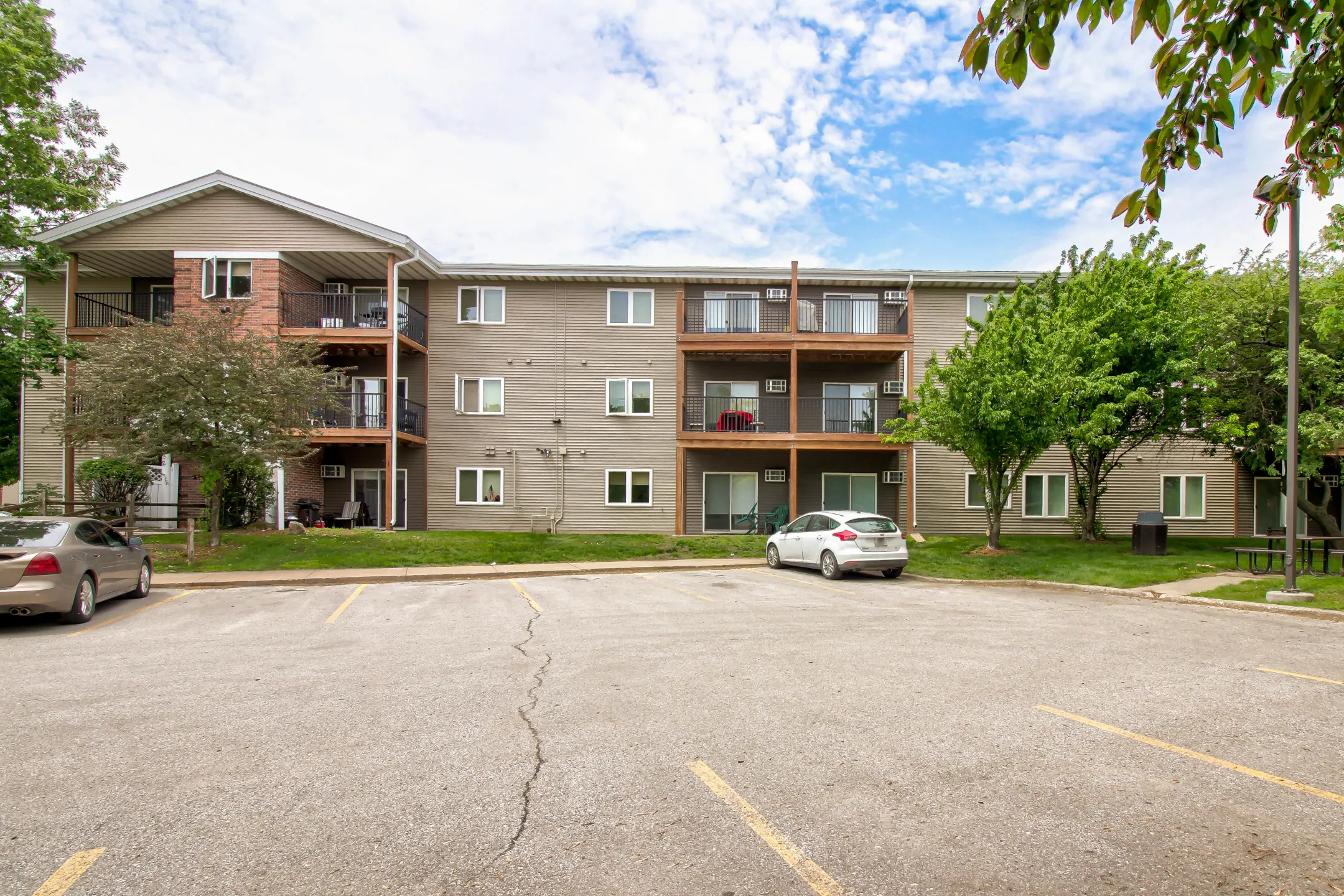 Spruce Pointe Apartments 1000 Adventureland Dr Altoona, IA