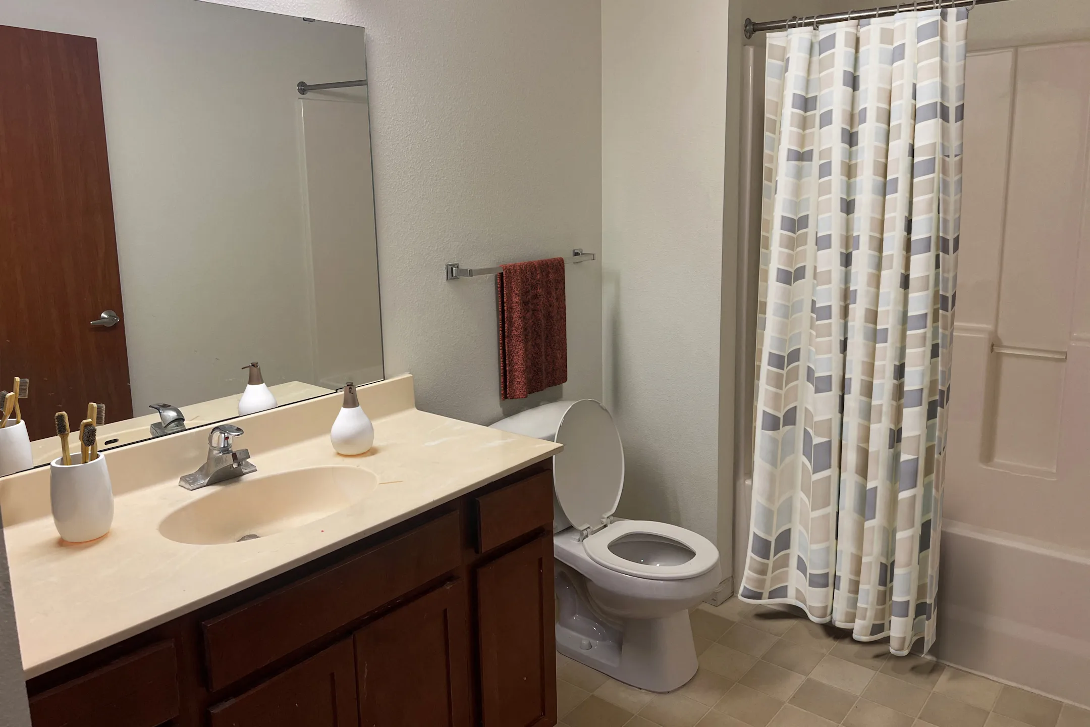 Cloverfield Marketplace Apartments Chaska, MN 55318