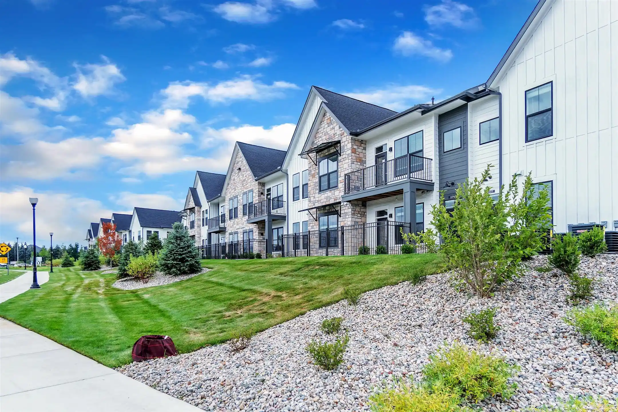 The Crossings Apartments New Hudson, MI 48165