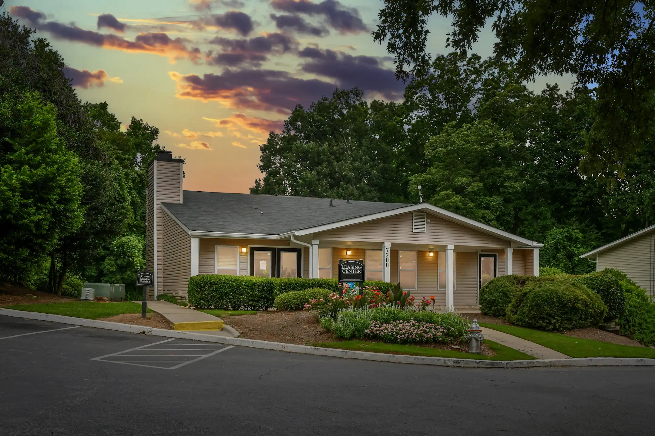 Premier Apartments 7200 Six Flags Pkwy Austell, GA Apartments for