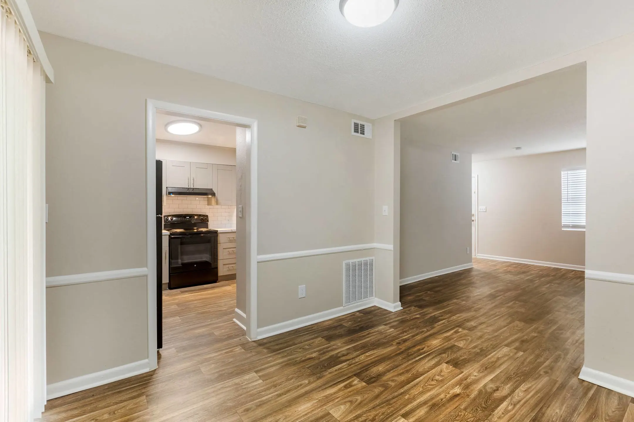 Avery Townhomes Apartments College Park, GA 30337