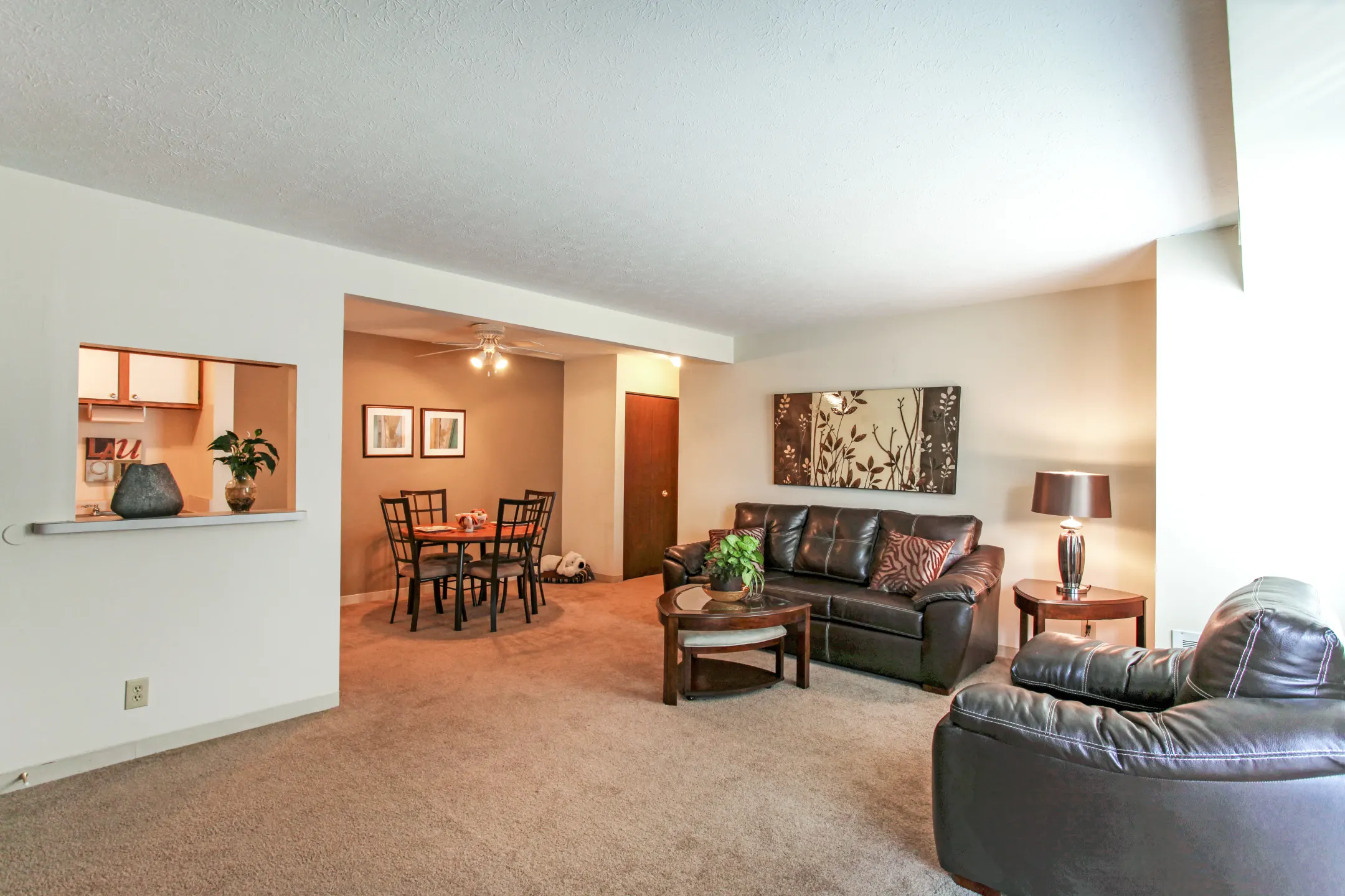 Living Room - Bay Club Apartments - Willowick, OH