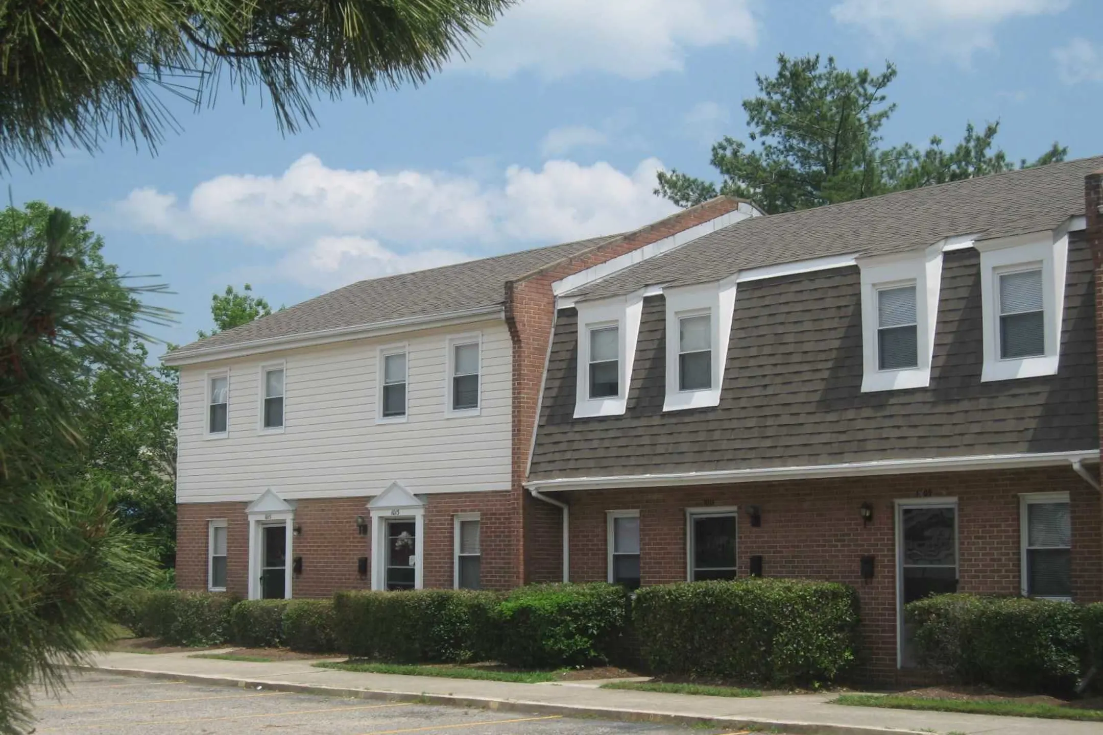 Hodges Ferry East Townhomes Apartments Portsmouth, VA 23701