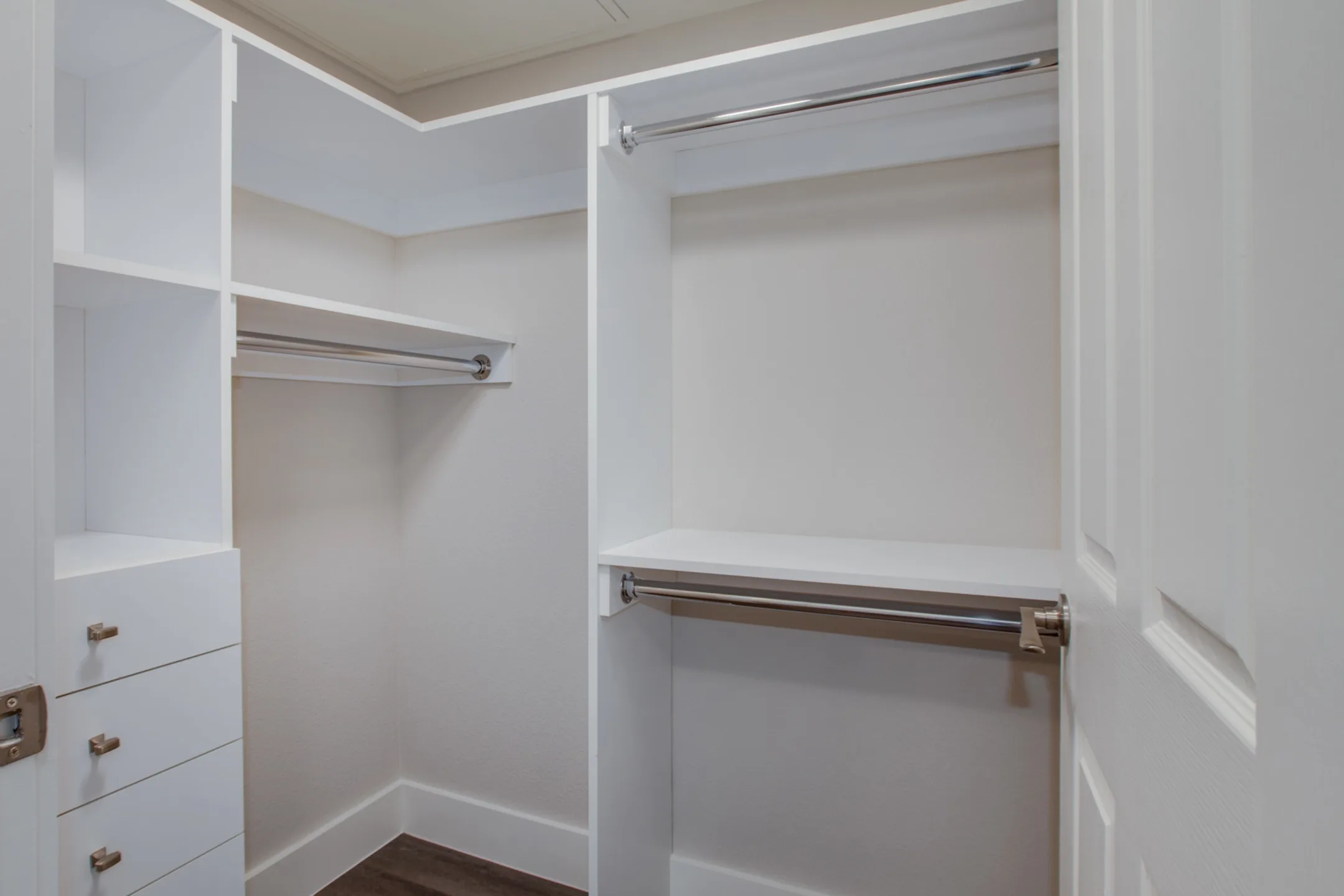 Villas at Park La Brea Apartments 5555 W 6th St Los Angeles, CA