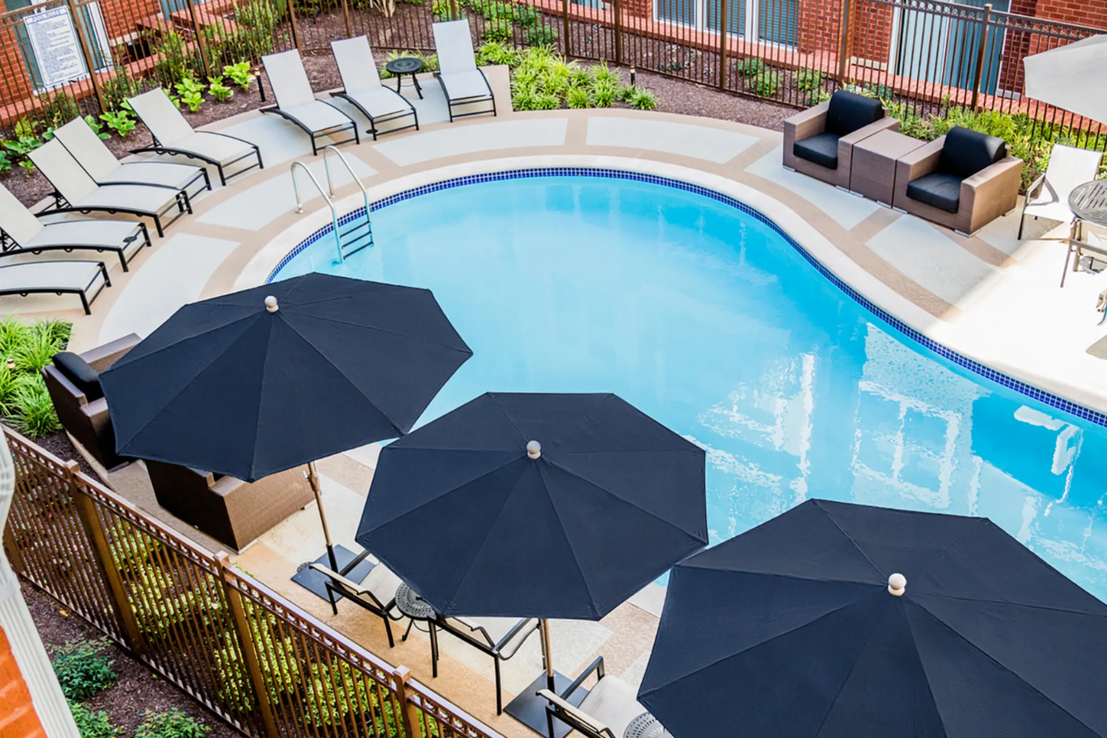 The Point at Dunn Loring 2677 Avenir Pl Vienna, VA Apartments for