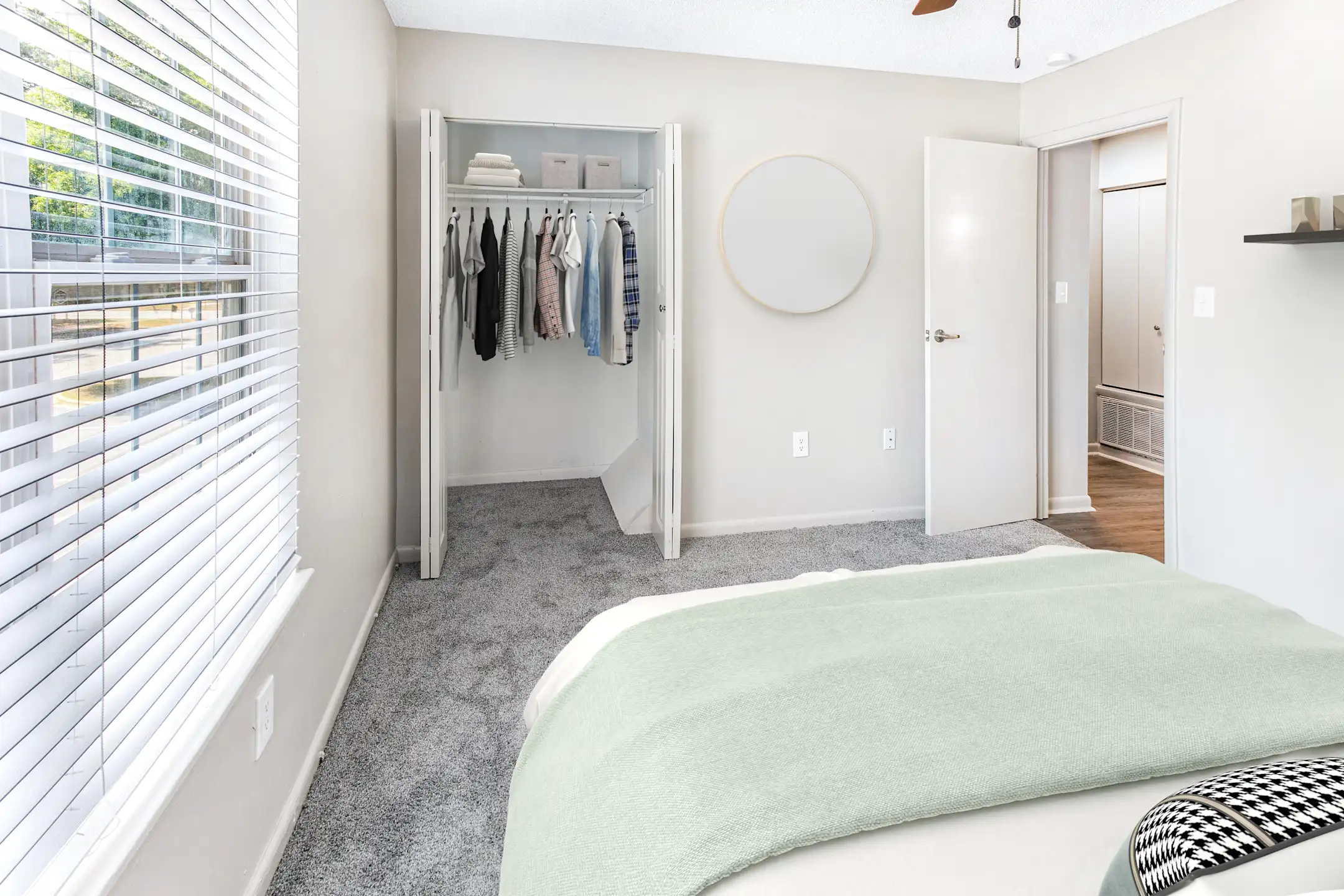 The Flats on Hampstead 200 Hampstead Ave Savannah, GA Townhouses