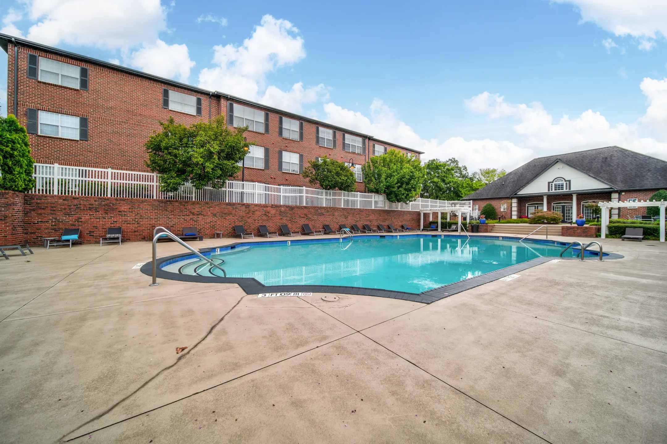 The Ariel Apartments - Charlotte, NC 28262